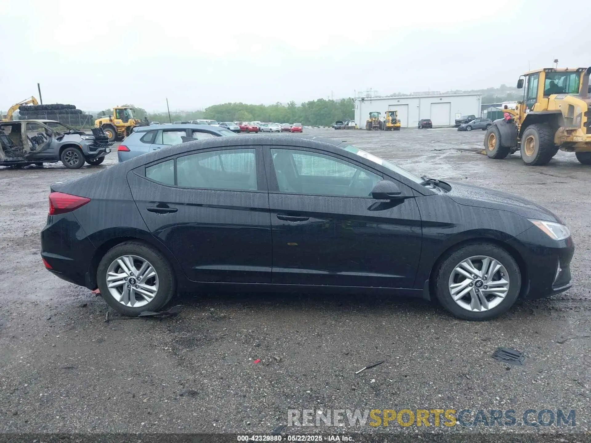 14 Photograph of a damaged car 5NPD84LFXLH592032 HYUNDAI ELANTRA 2020
