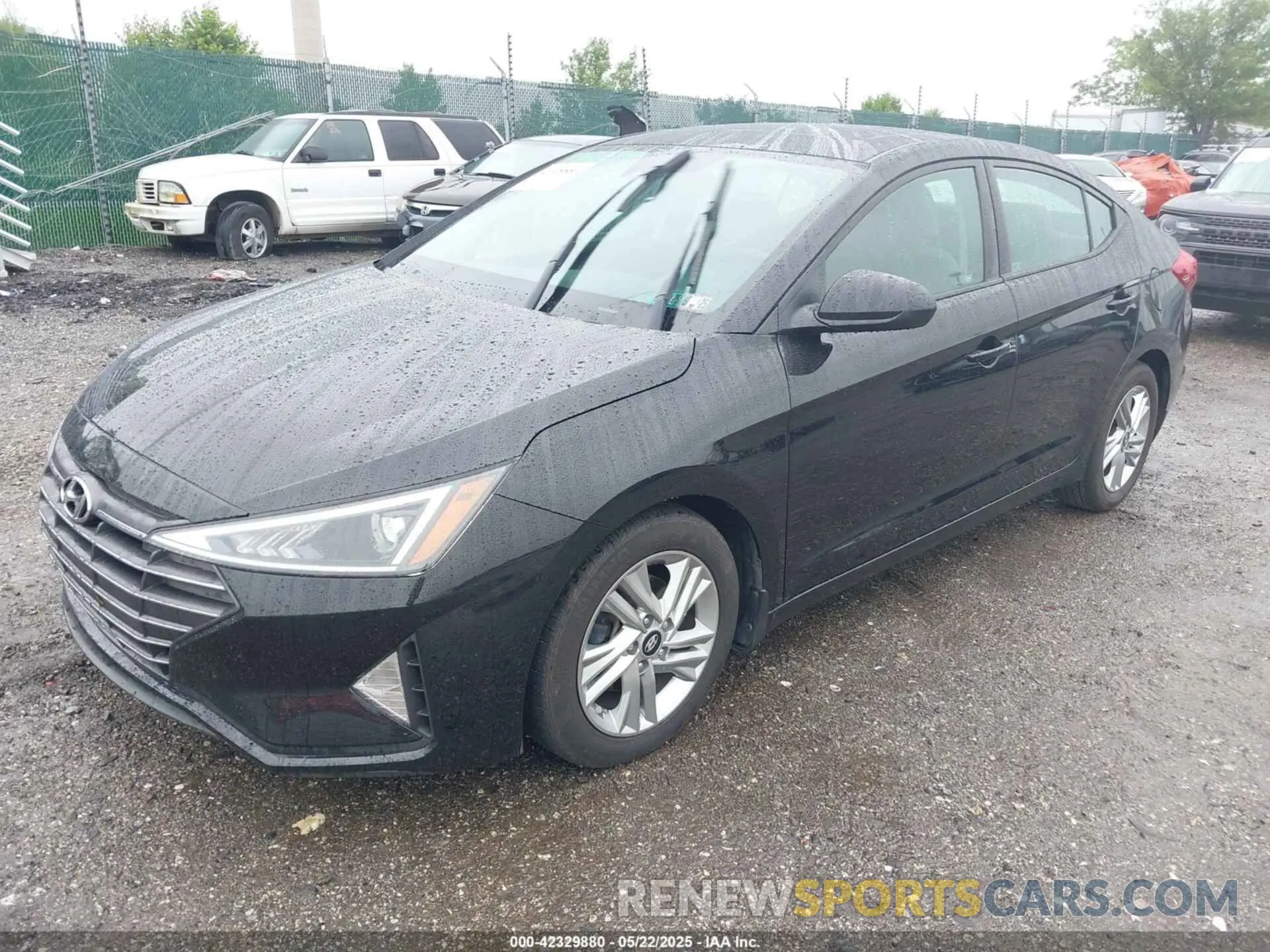 2 Photograph of a damaged car 5NPD84LFXLH592032 HYUNDAI ELANTRA 2020