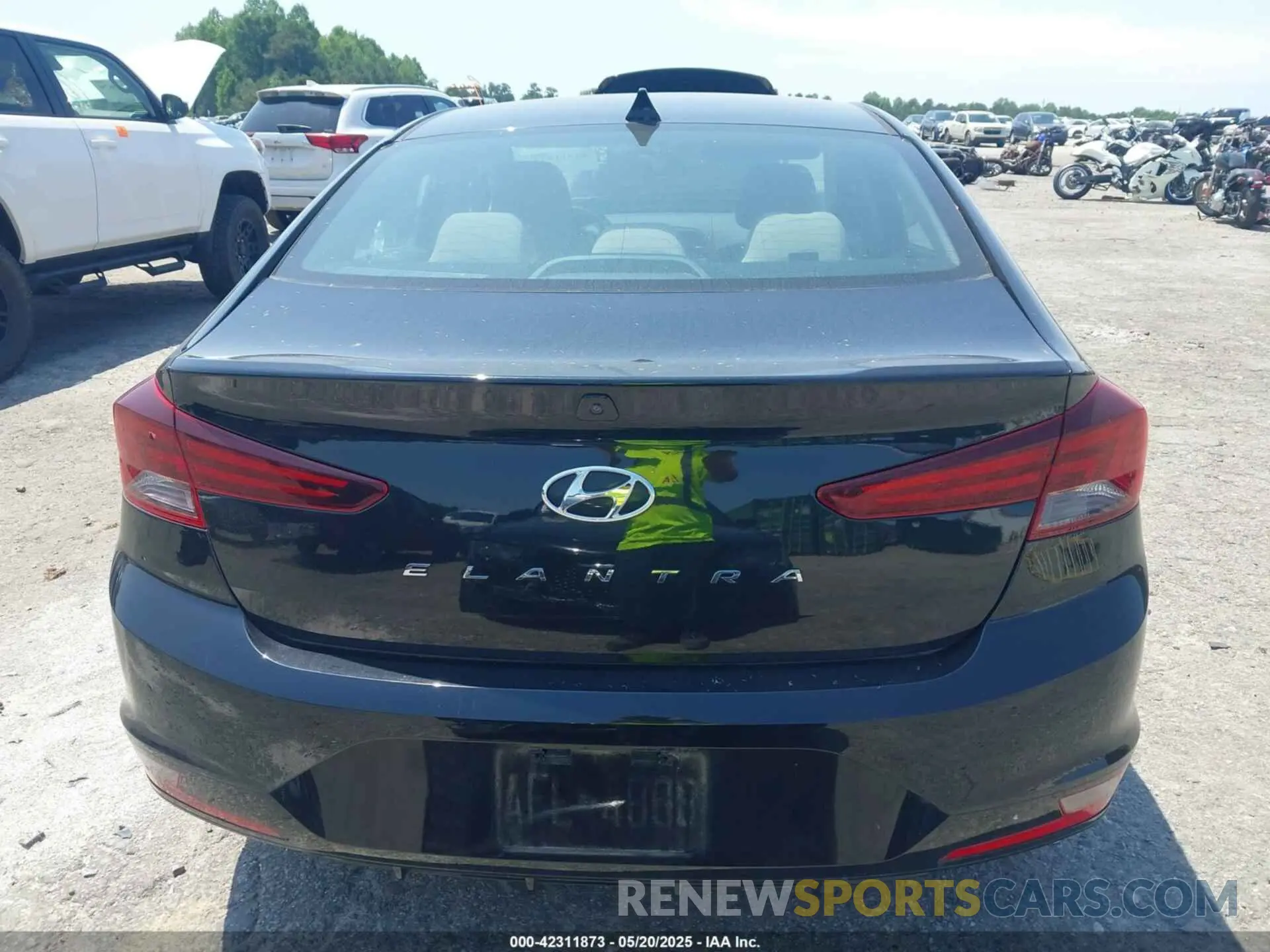 15 Photograph of a damaged car 5NPD84LFXLH603174 HYUNDAI ELANTRA 2020