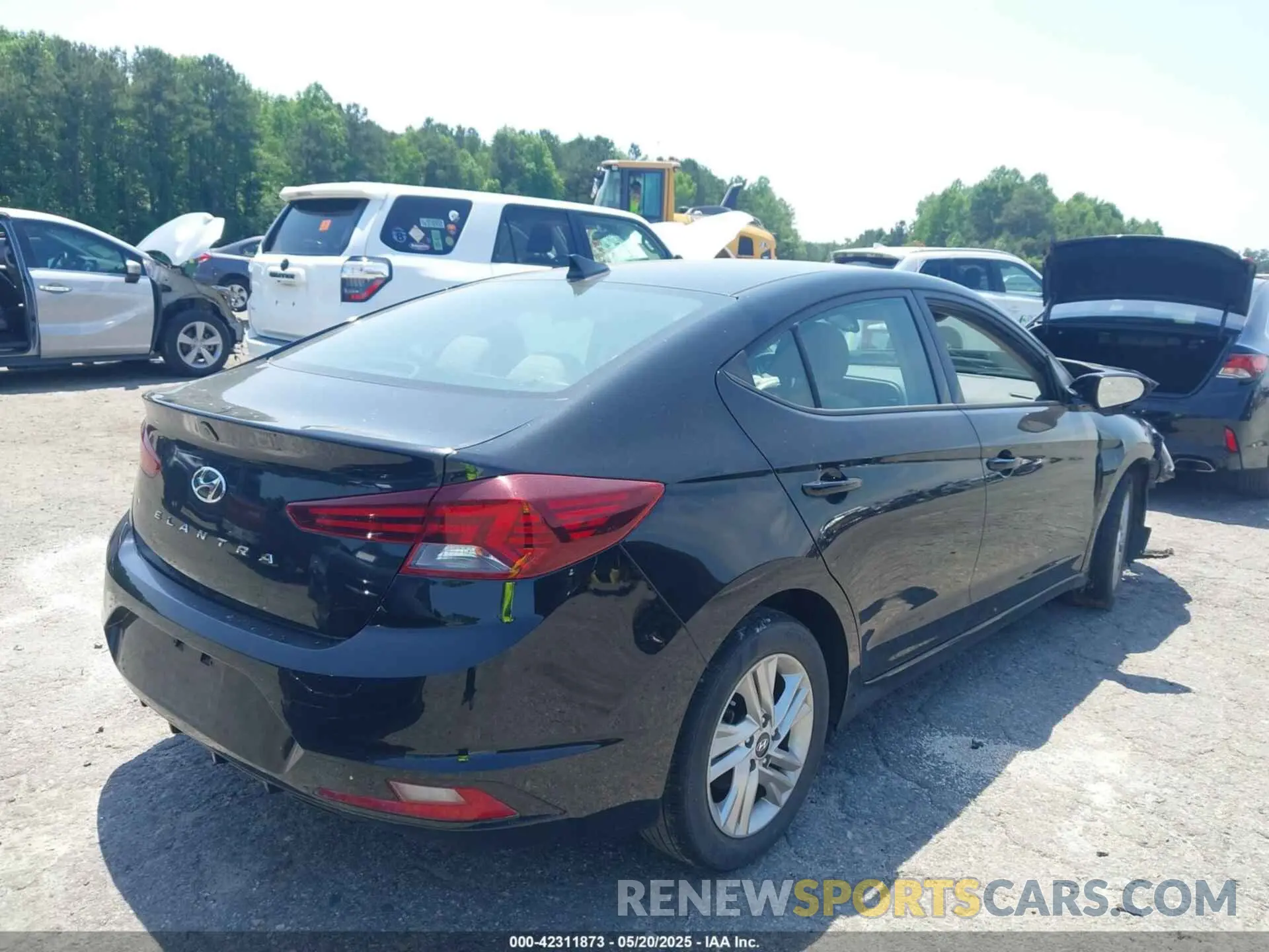 4 Photograph of a damaged car 5NPD84LFXLH603174 HYUNDAI ELANTRA 2020