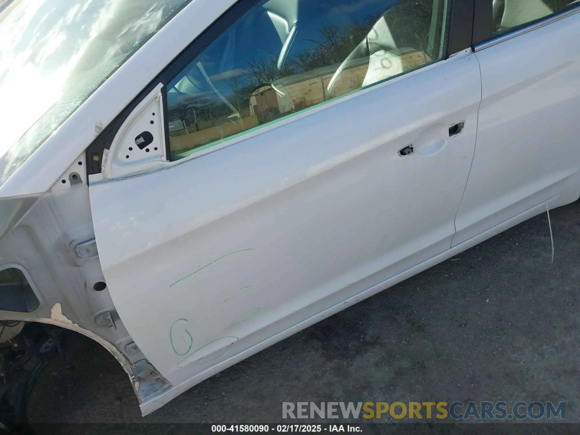 21 Photograph of a damaged car 5NPD84LFXLH617026 HYUNDAI ELANTRA 2020