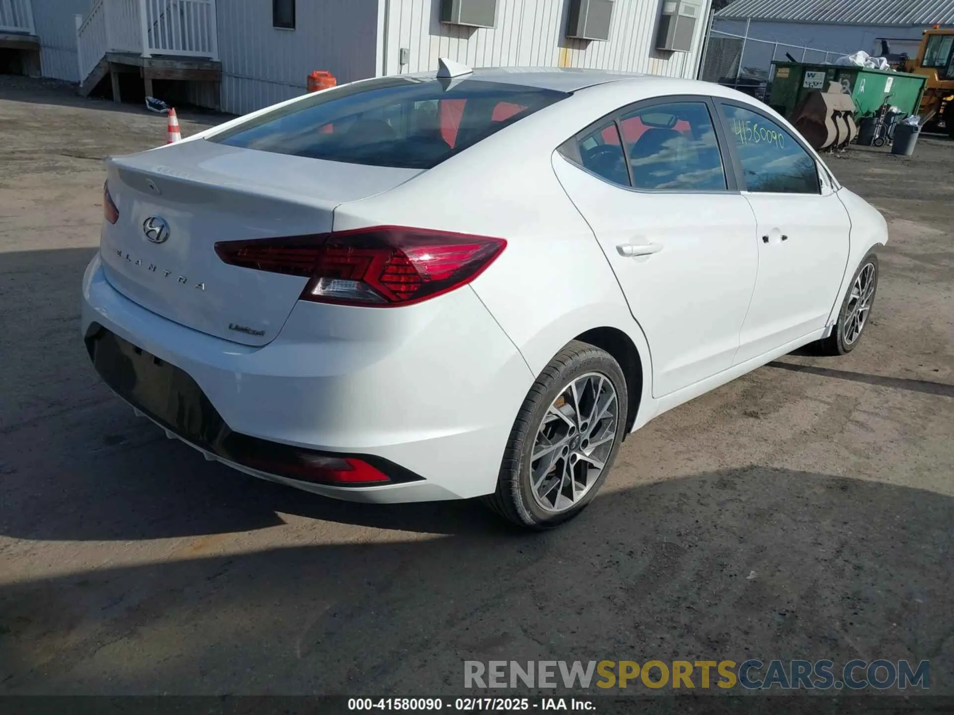 4 Photograph of a damaged car 5NPD84LFXLH617026 HYUNDAI ELANTRA 2020