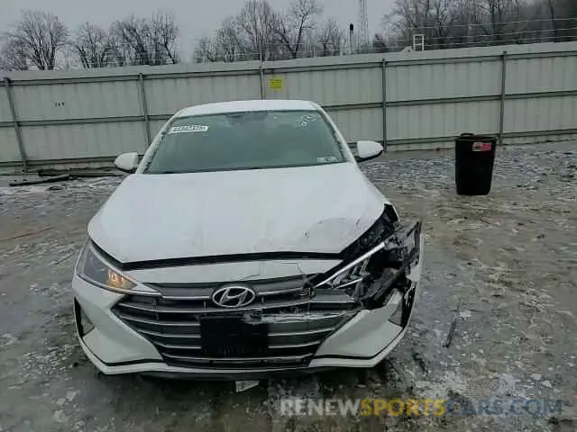 11 Photograph of a damaged car 5NPD84LFXLH622131 HYUNDAI ELANTRA 2020