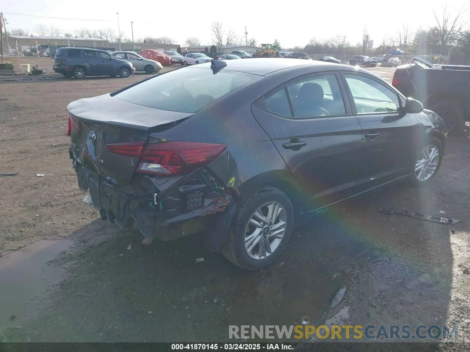 4 Photograph of a damaged car 5NPD84LFXLH630309 HYUNDAI ELANTRA 2020