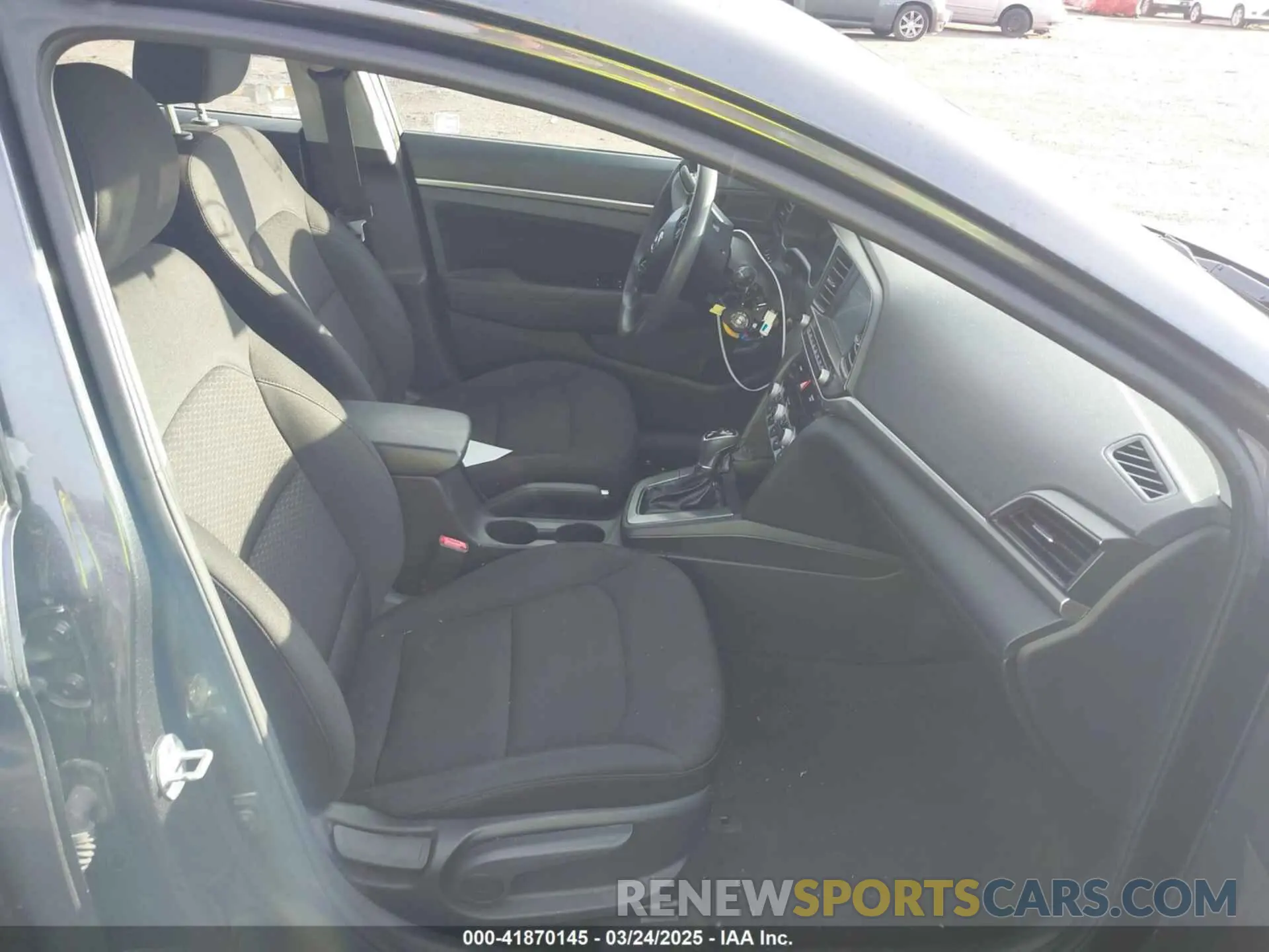 5 Photograph of a damaged car 5NPD84LFXLH630309 HYUNDAI ELANTRA 2020