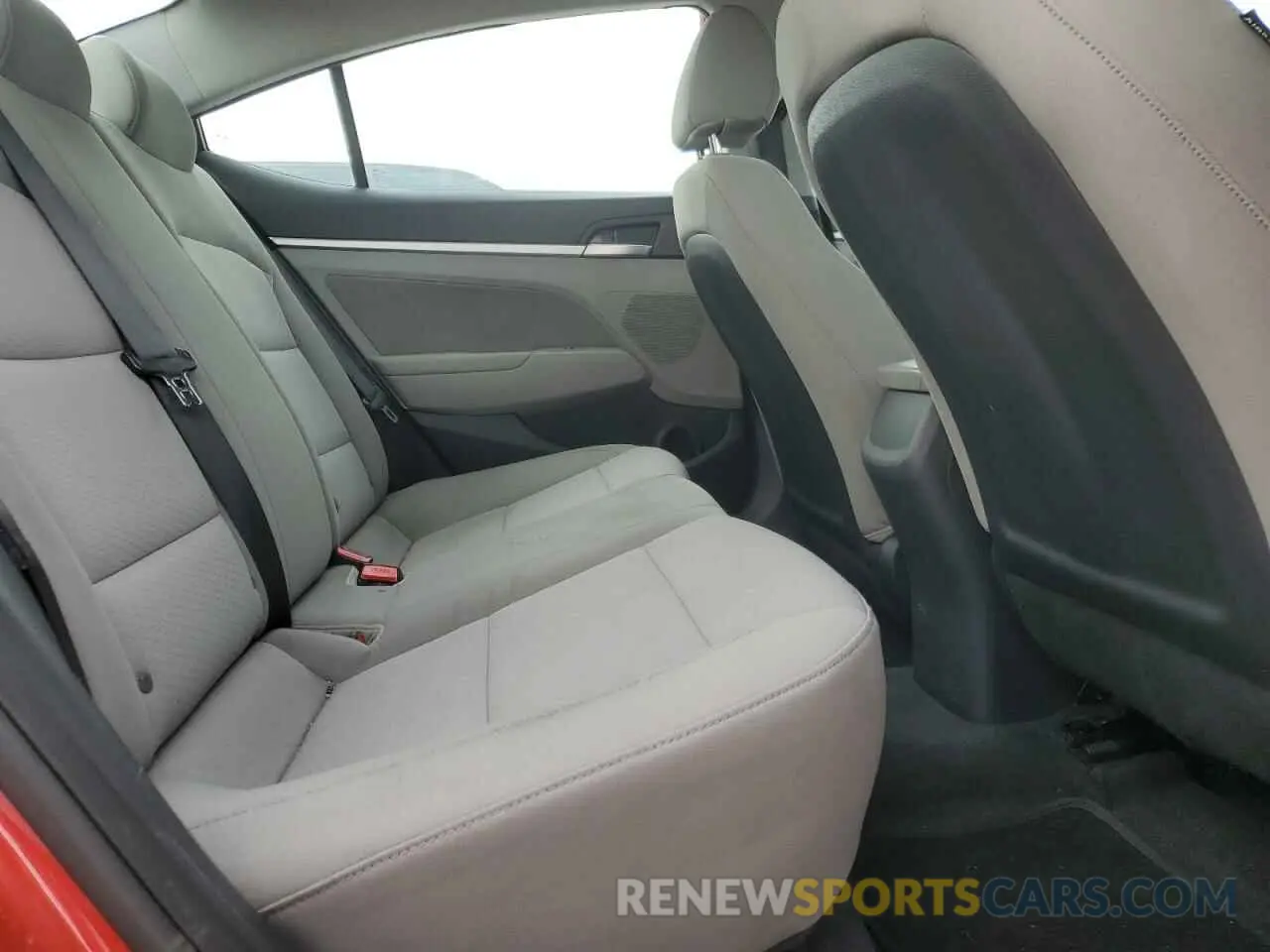 10 Photograph of a damaged car 5NPD84LFXLH630472 HYUNDAI ELANTRA 2020