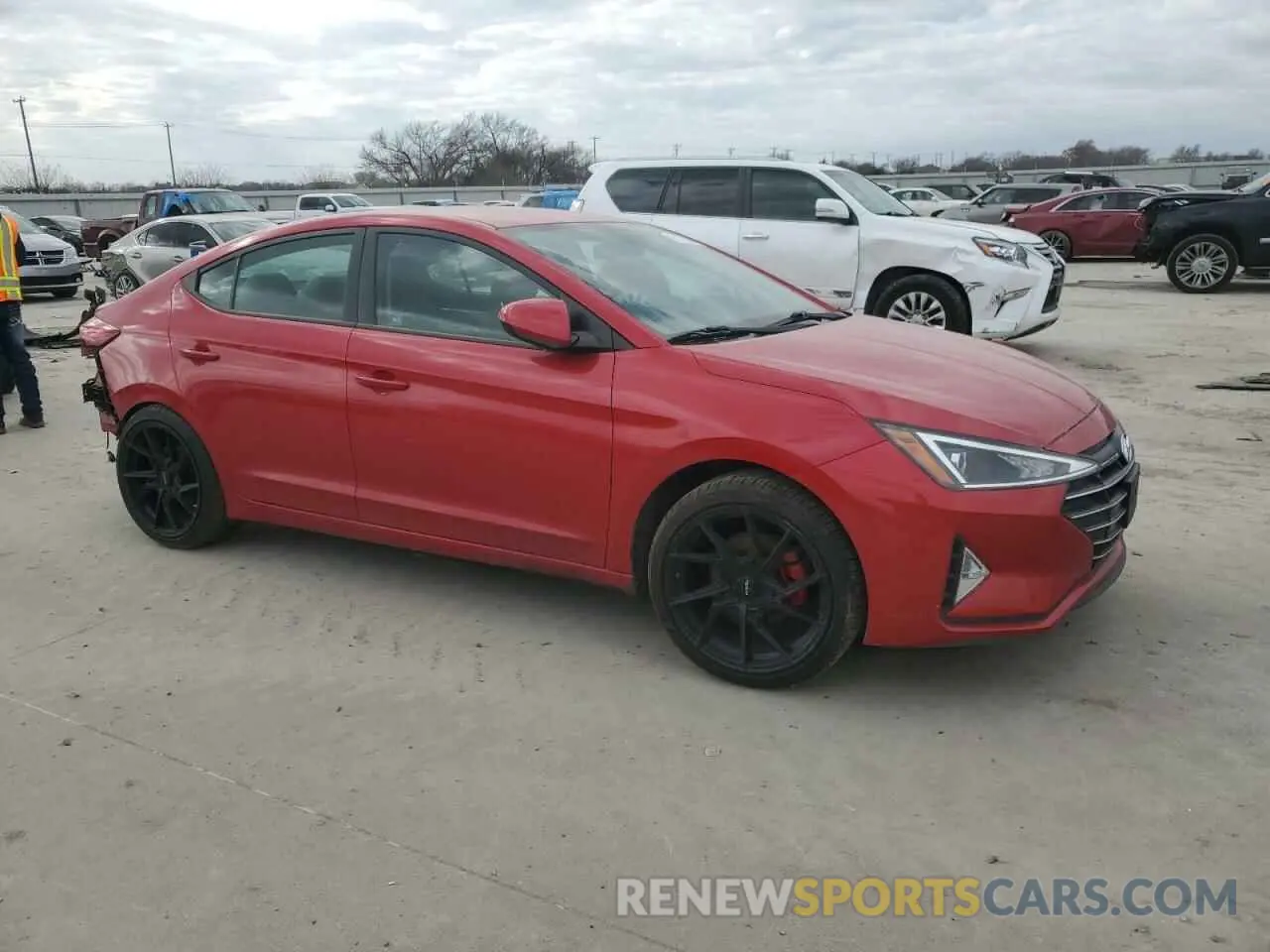 4 Photograph of a damaged car 5NPD84LFXLH630472 HYUNDAI ELANTRA 2020