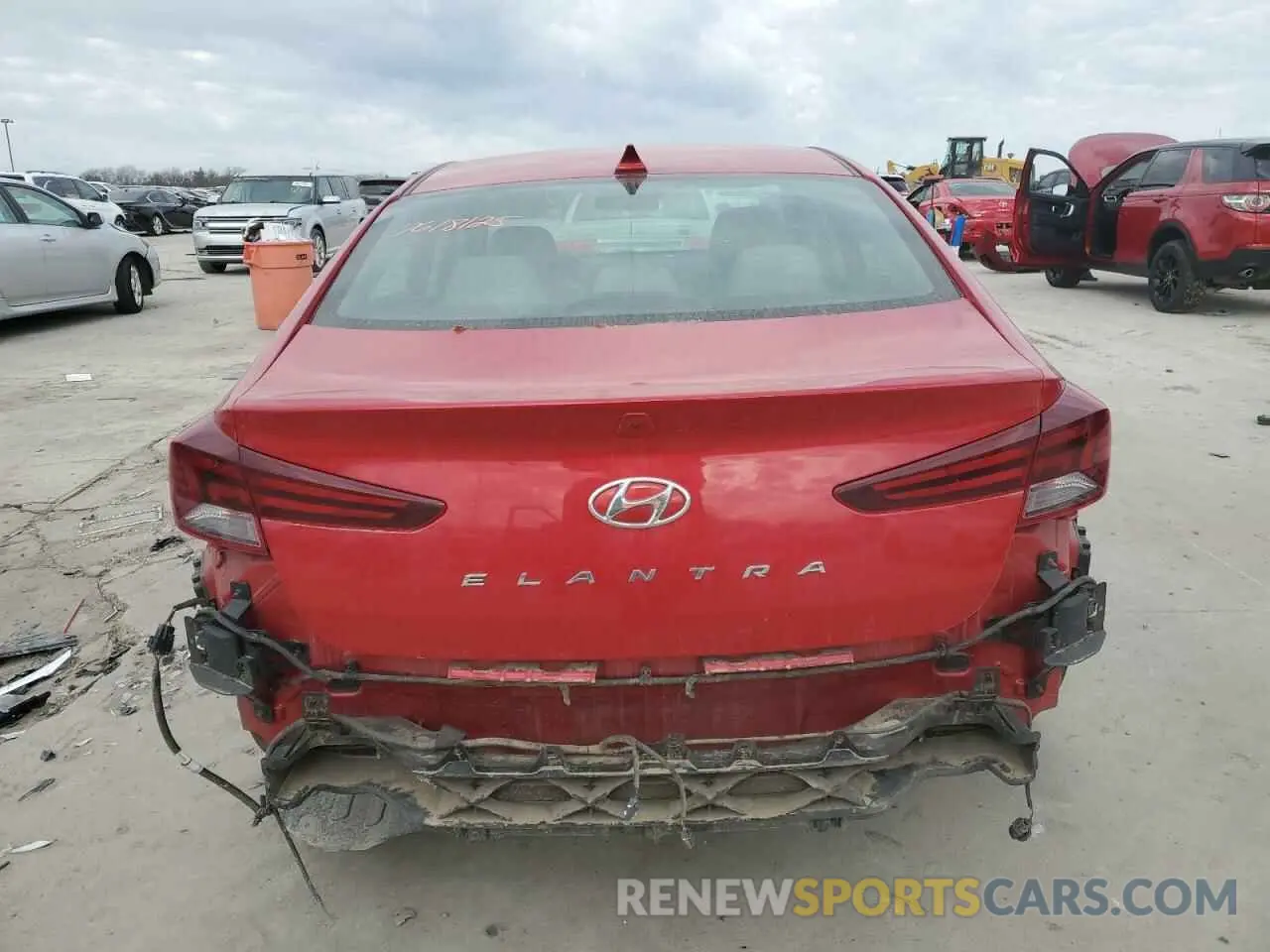 6 Photograph of a damaged car 5NPD84LFXLH630472 HYUNDAI ELANTRA 2020