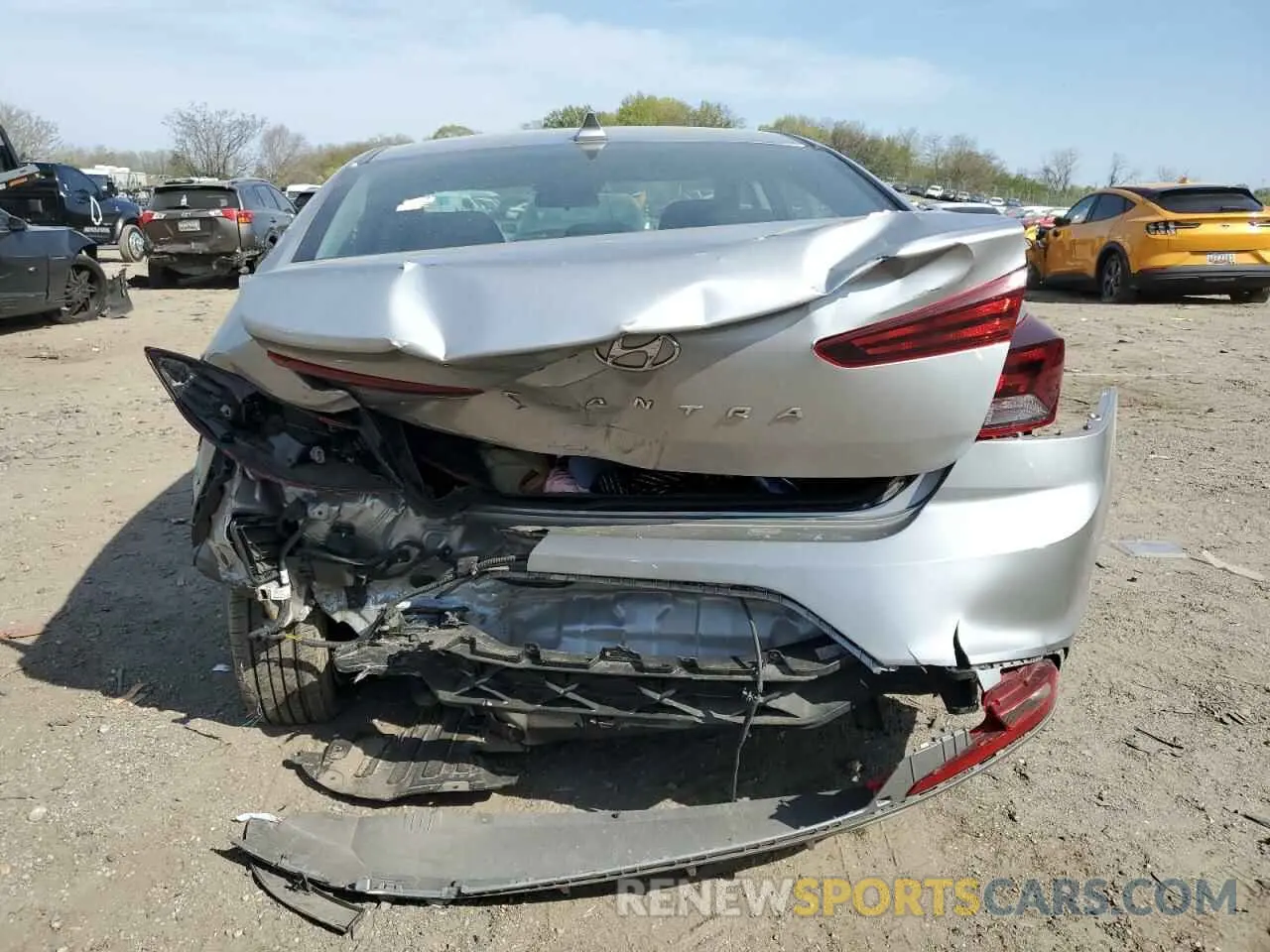 6 Photograph of a damaged car 5NPD84LFXLH632092 HYUNDAI ELANTRA 2020