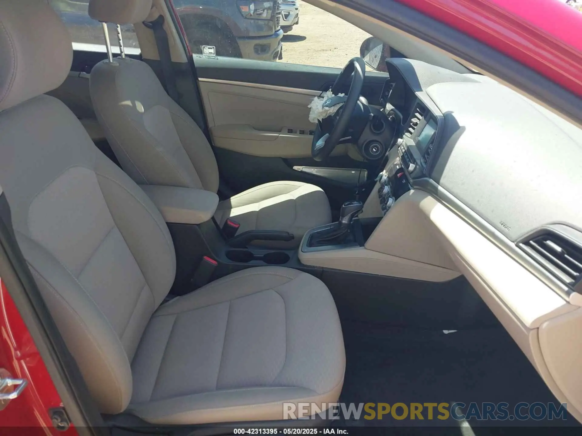 5 Photograph of a damaged car KMHD74LF0LU091896 HYUNDAI ELANTRA 2020