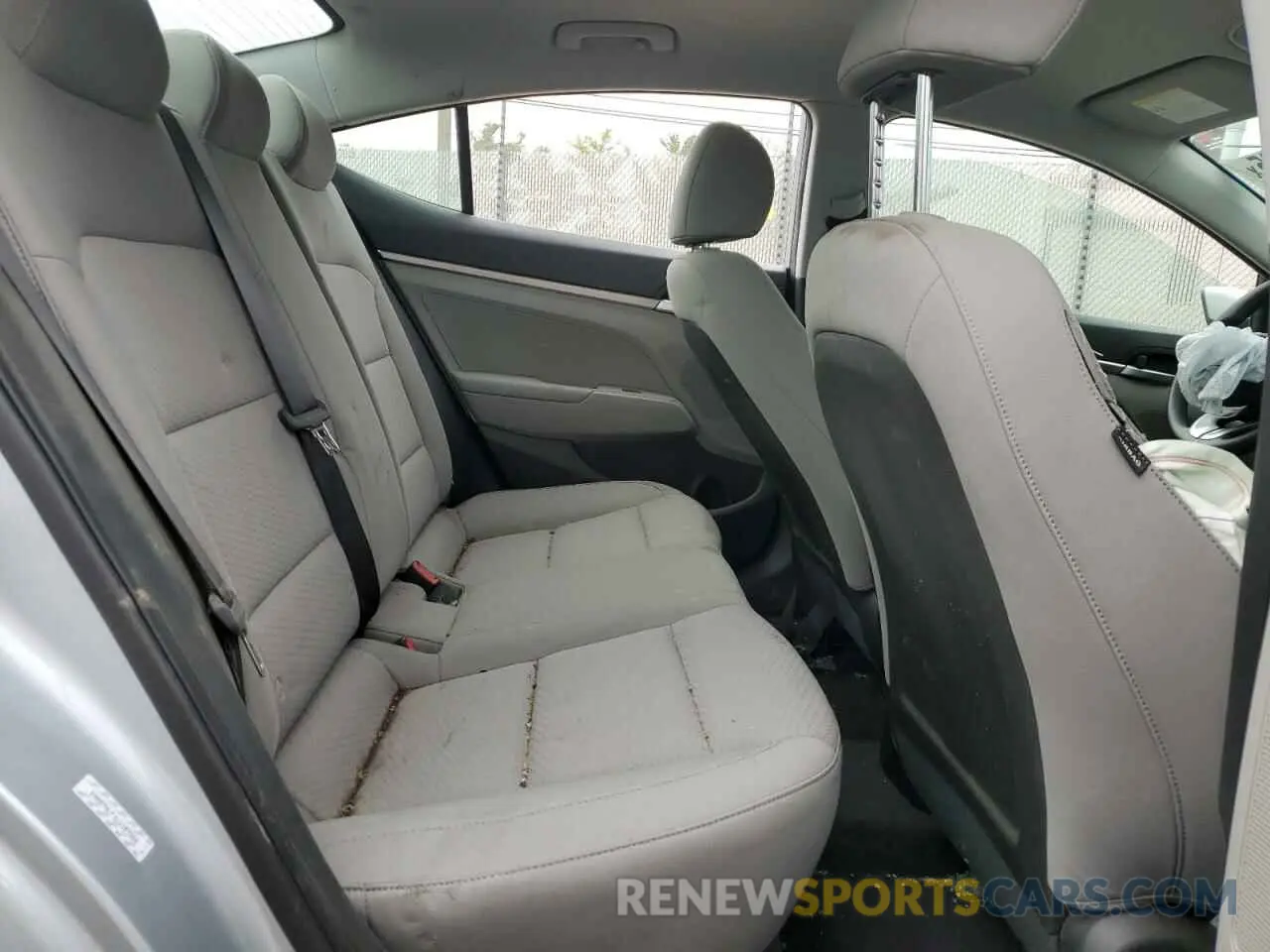 10 Photograph of a damaged car KMHD74LF1LU107264 HYUNDAI ELANTRA 2020