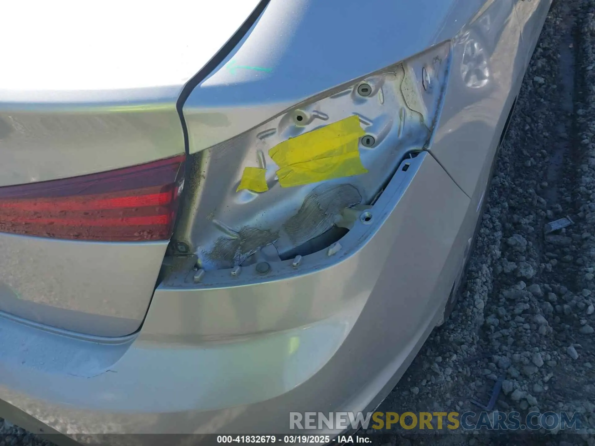 18 Photograph of a damaged car KMHD74LF1LU944323 HYUNDAI ELANTRA 2020
