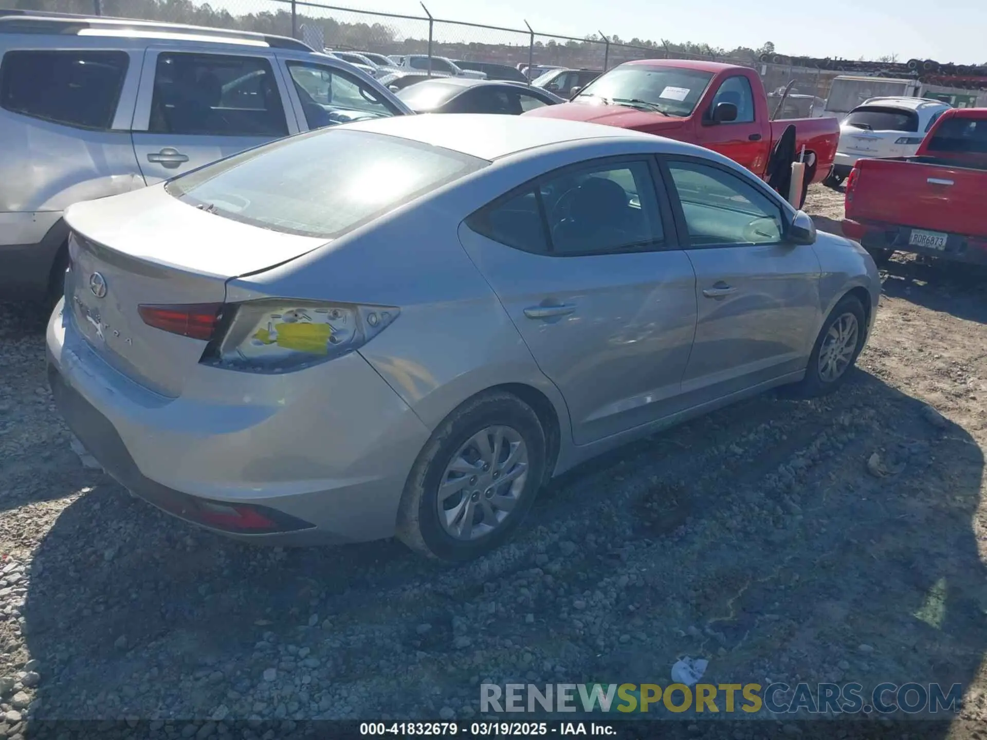 4 Photograph of a damaged car KMHD74LF1LU944323 HYUNDAI ELANTRA 2020