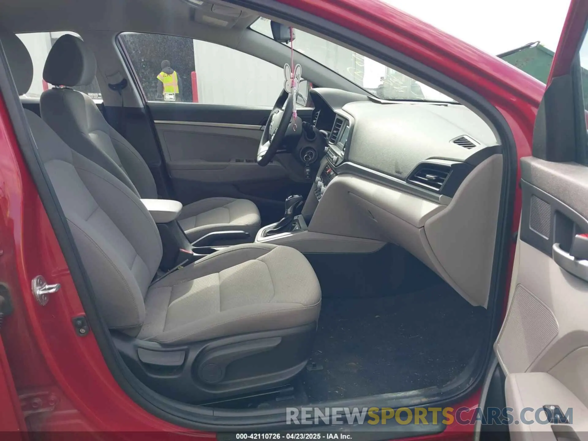 5 Photograph of a damaged car KMHD74LF3LU074395 HYUNDAI ELANTRA 2020