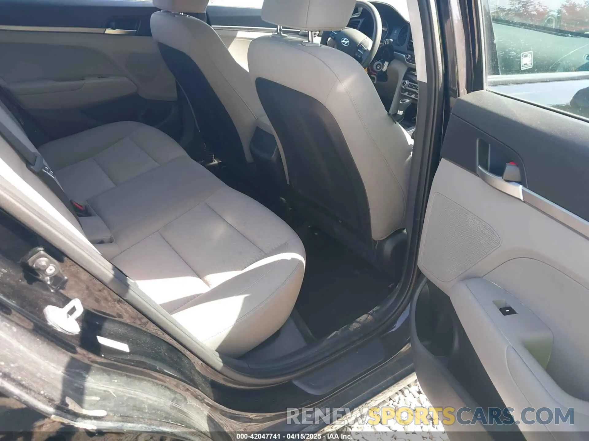 8 Photograph of a damaged car KMHD74LF3LU975671 HYUNDAI ELANTRA 2020