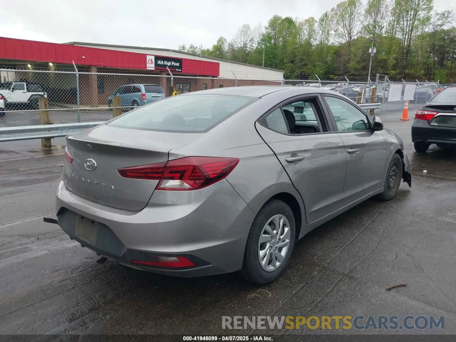 4 Photograph of a damaged car KMHD74LF5LU022637 HYUNDAI ELANTRA 2020
