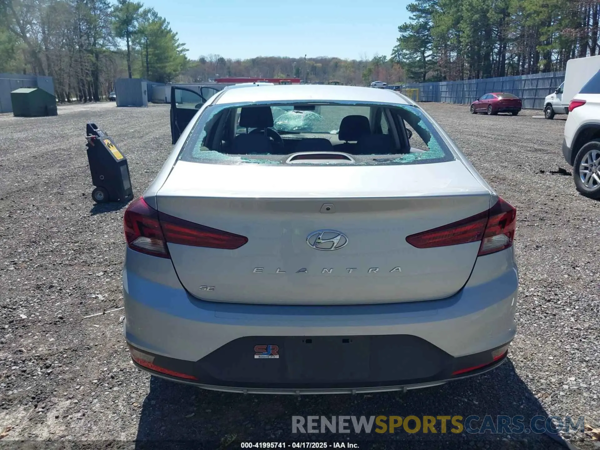 16 Photograph of a damaged car KMHD74LF5LU939304 HYUNDAI ELANTRA 2020