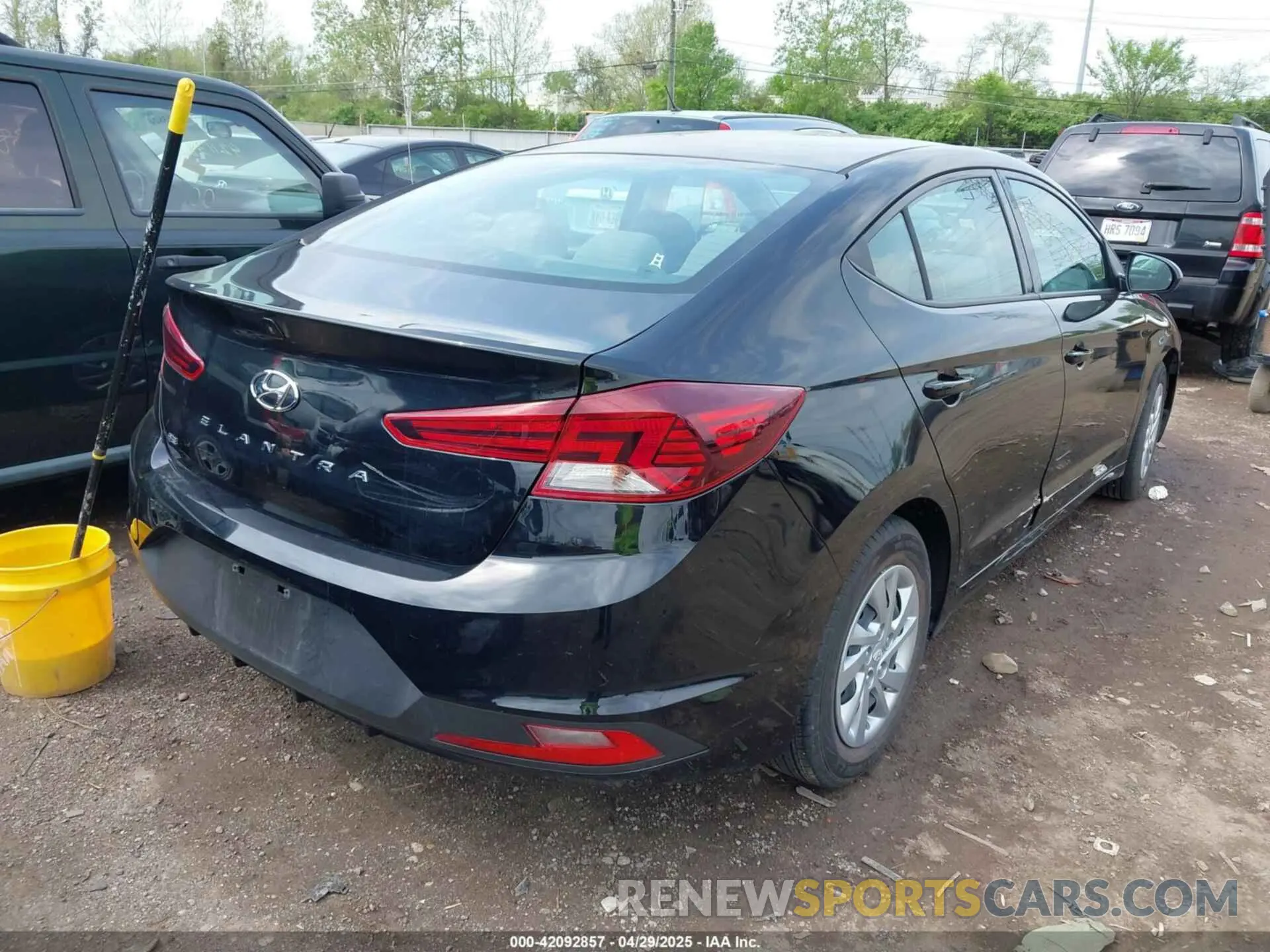 4 Photograph of a damaged car KMHD74LF5LU971931 HYUNDAI ELANTRA 2020