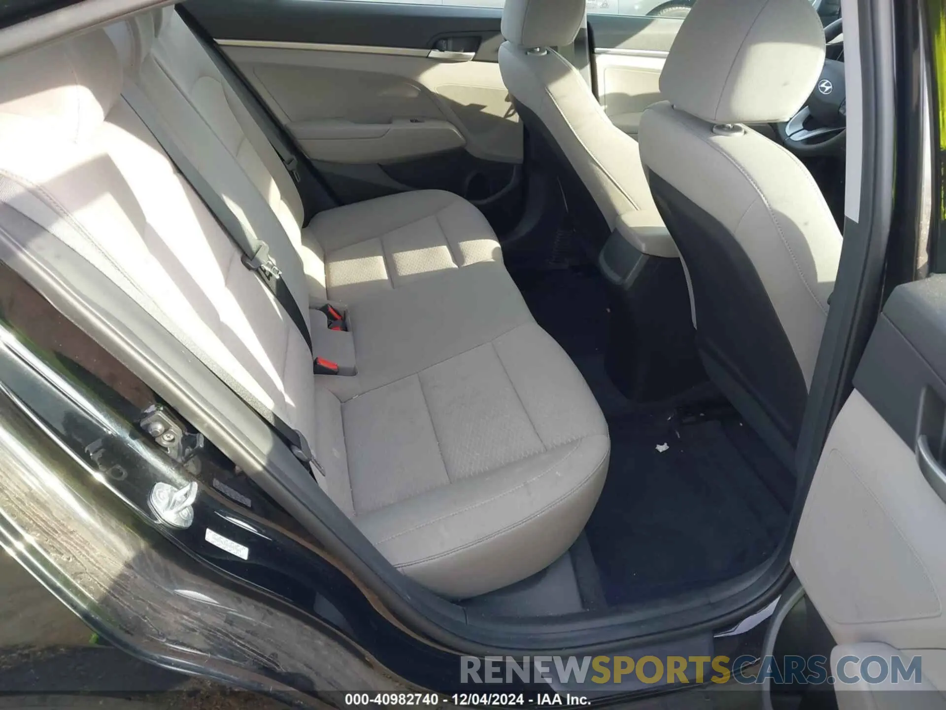8 Photograph of a damaged car KMHD74LF6LU997924 HYUNDAI ELANTRA 2020