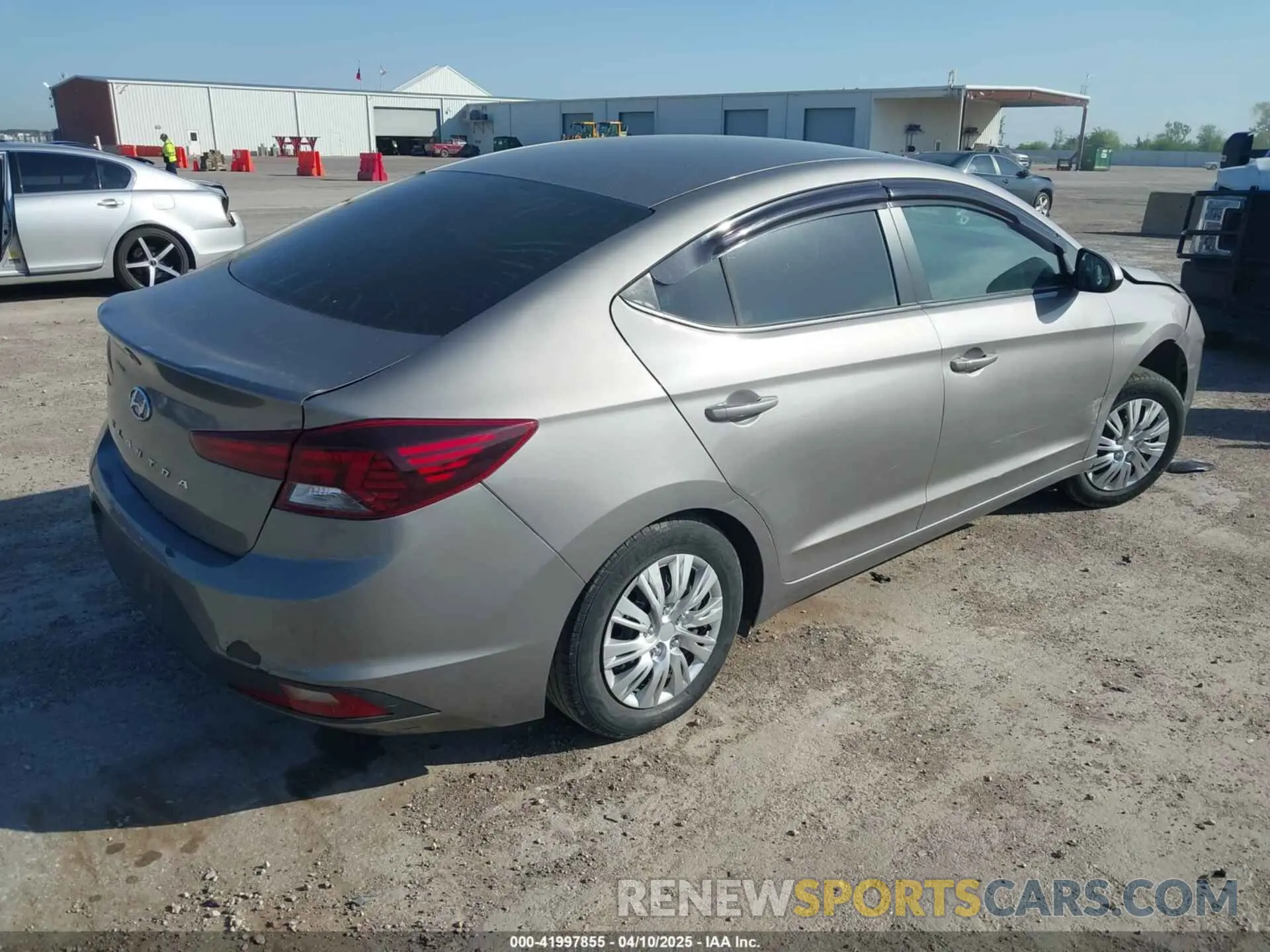 4 Photograph of a damaged car KMHD74LF7LU105230 HYUNDAI ELANTRA 2020
