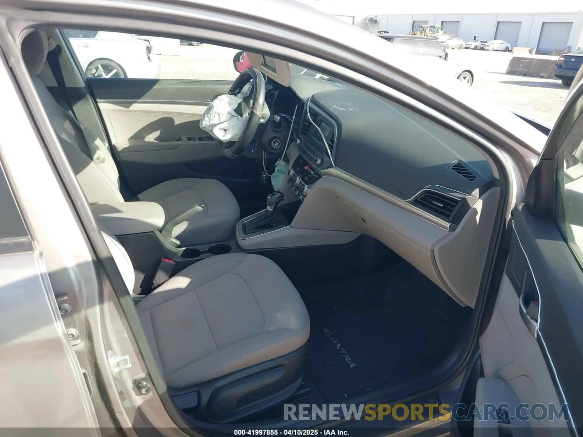 5 Photograph of a damaged car KMHD74LF7LU105230 HYUNDAI ELANTRA 2020
