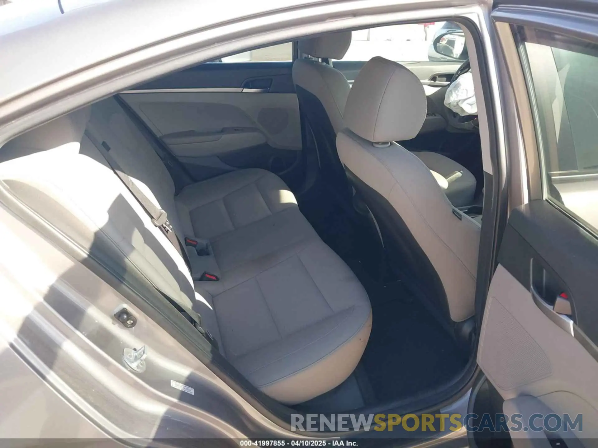 8 Photograph of a damaged car KMHD74LF7LU105230 HYUNDAI ELANTRA 2020