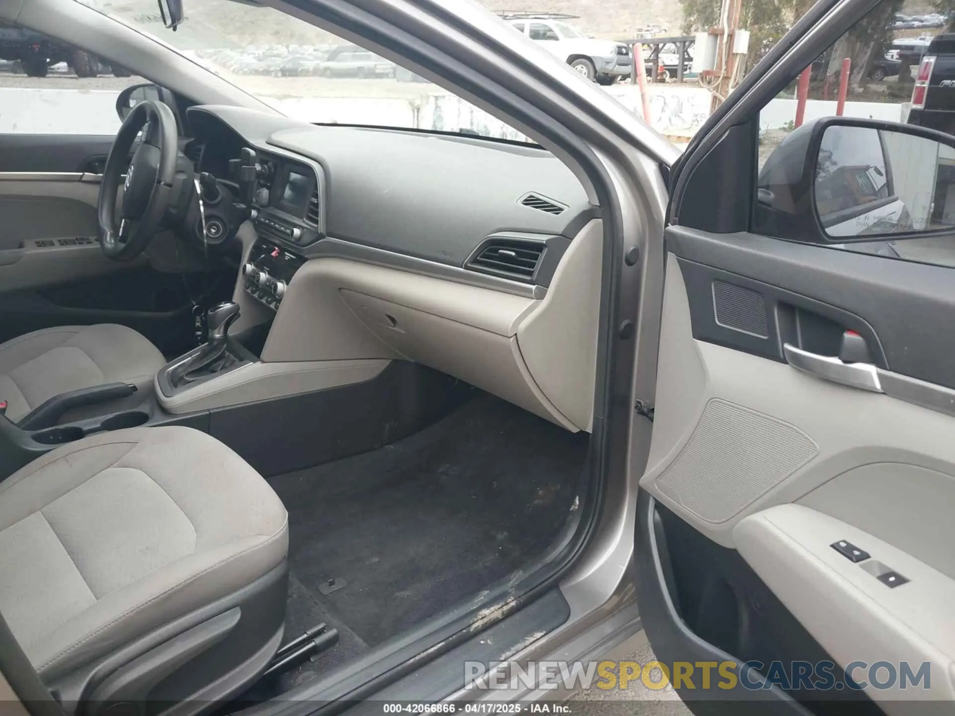 5 Photograph of a damaged car KMHD74LF7LU901783 HYUNDAI ELANTRA 2020