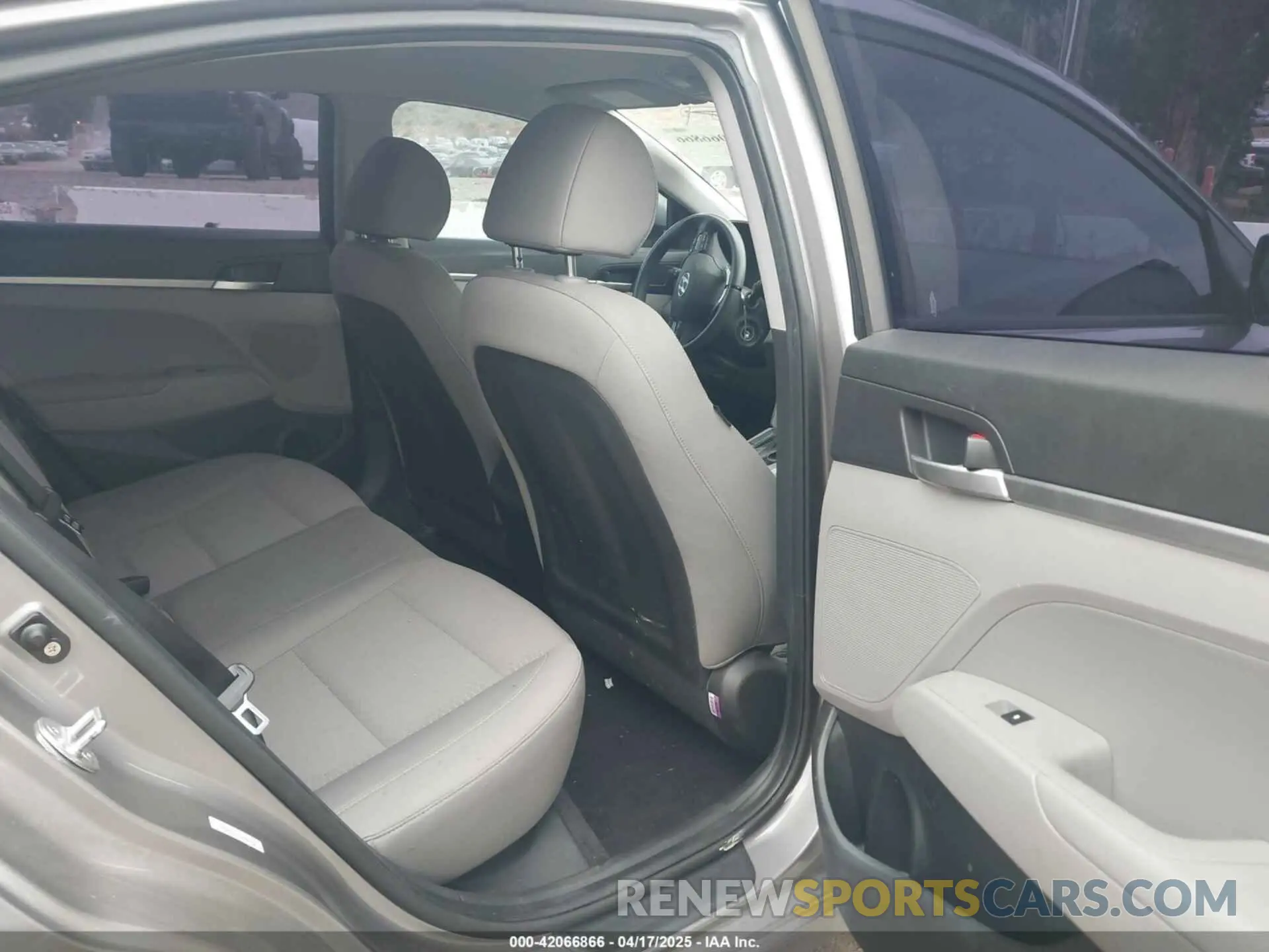 8 Photograph of a damaged car KMHD74LF7LU901783 HYUNDAI ELANTRA 2020