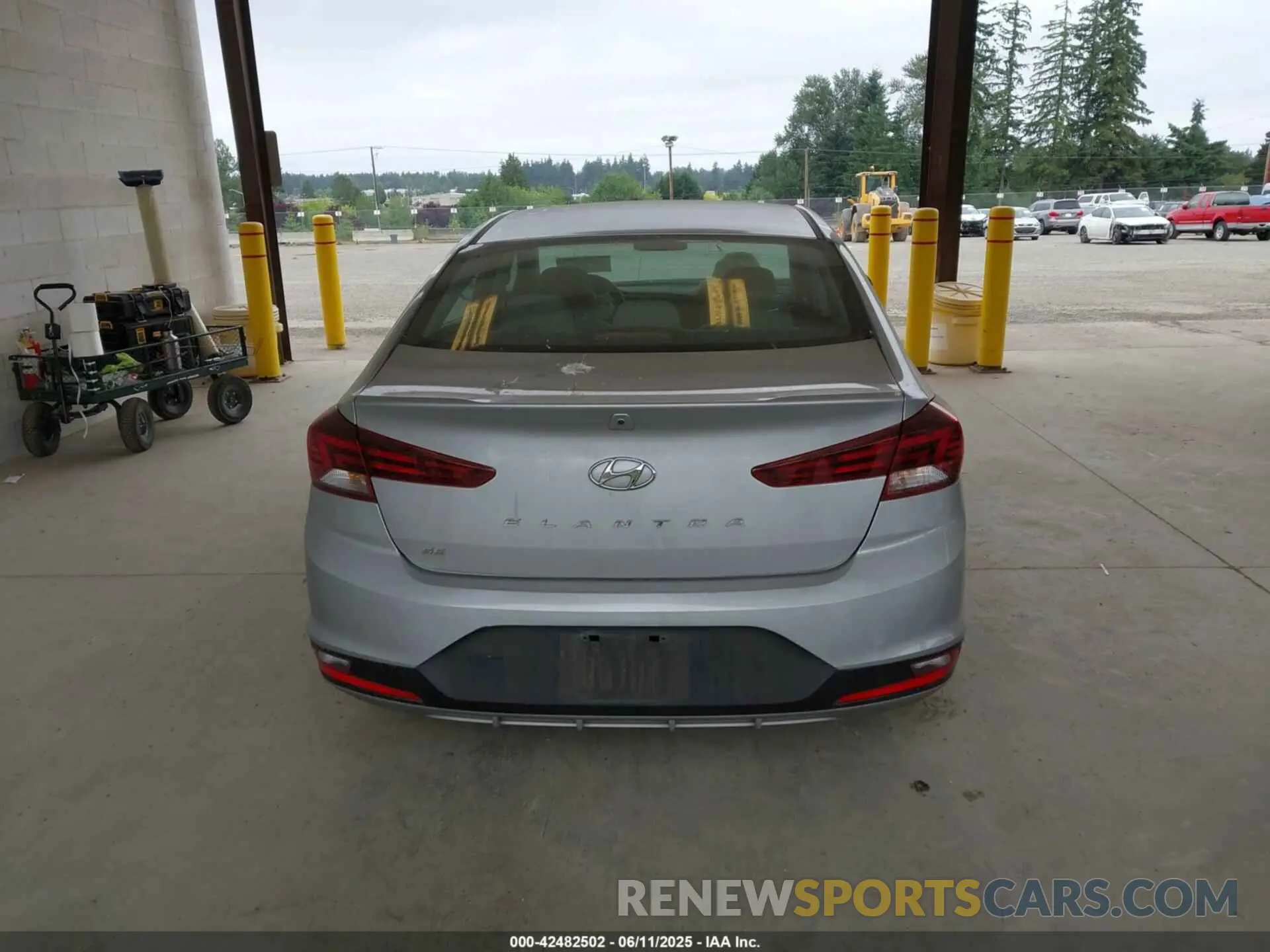 16 Photograph of a damaged car KMHD74LF7LU988357 HYUNDAI ELANTRA 2020