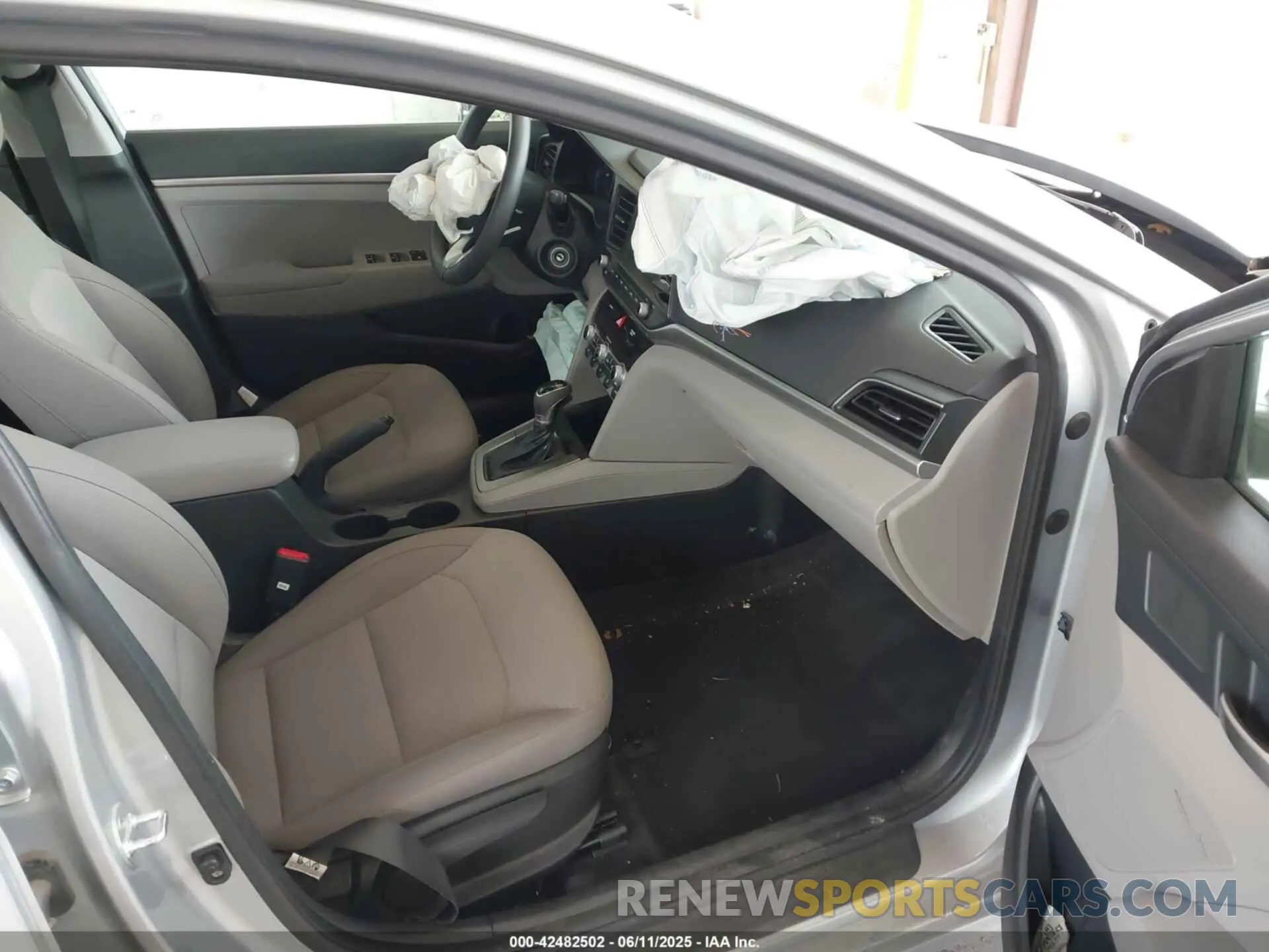 5 Photograph of a damaged car KMHD74LF7LU988357 HYUNDAI ELANTRA 2020