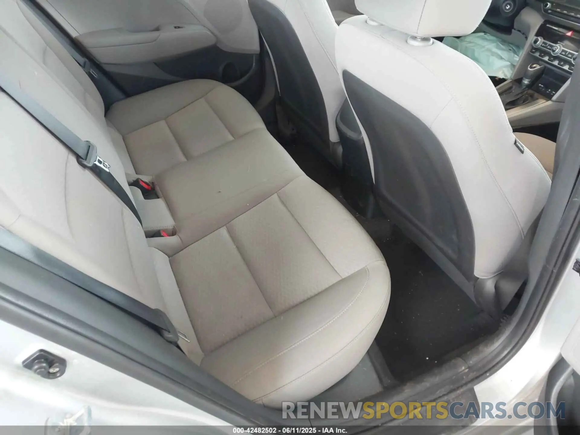 8 Photograph of a damaged car KMHD74LF7LU988357 HYUNDAI ELANTRA 2020