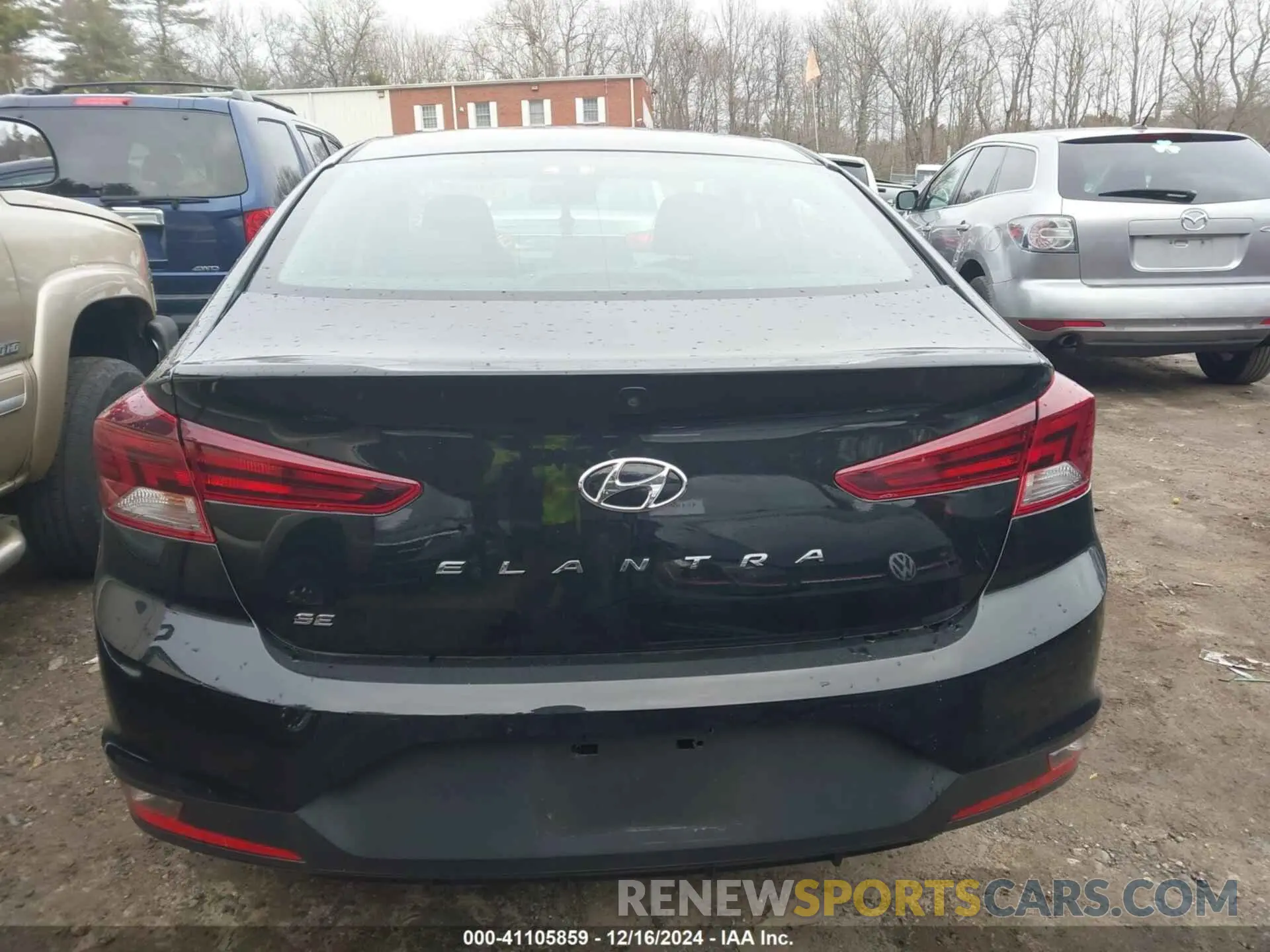 17 Photograph of a damaged car KMHD74LF8LU082900 HYUNDAI ELANTRA 2020