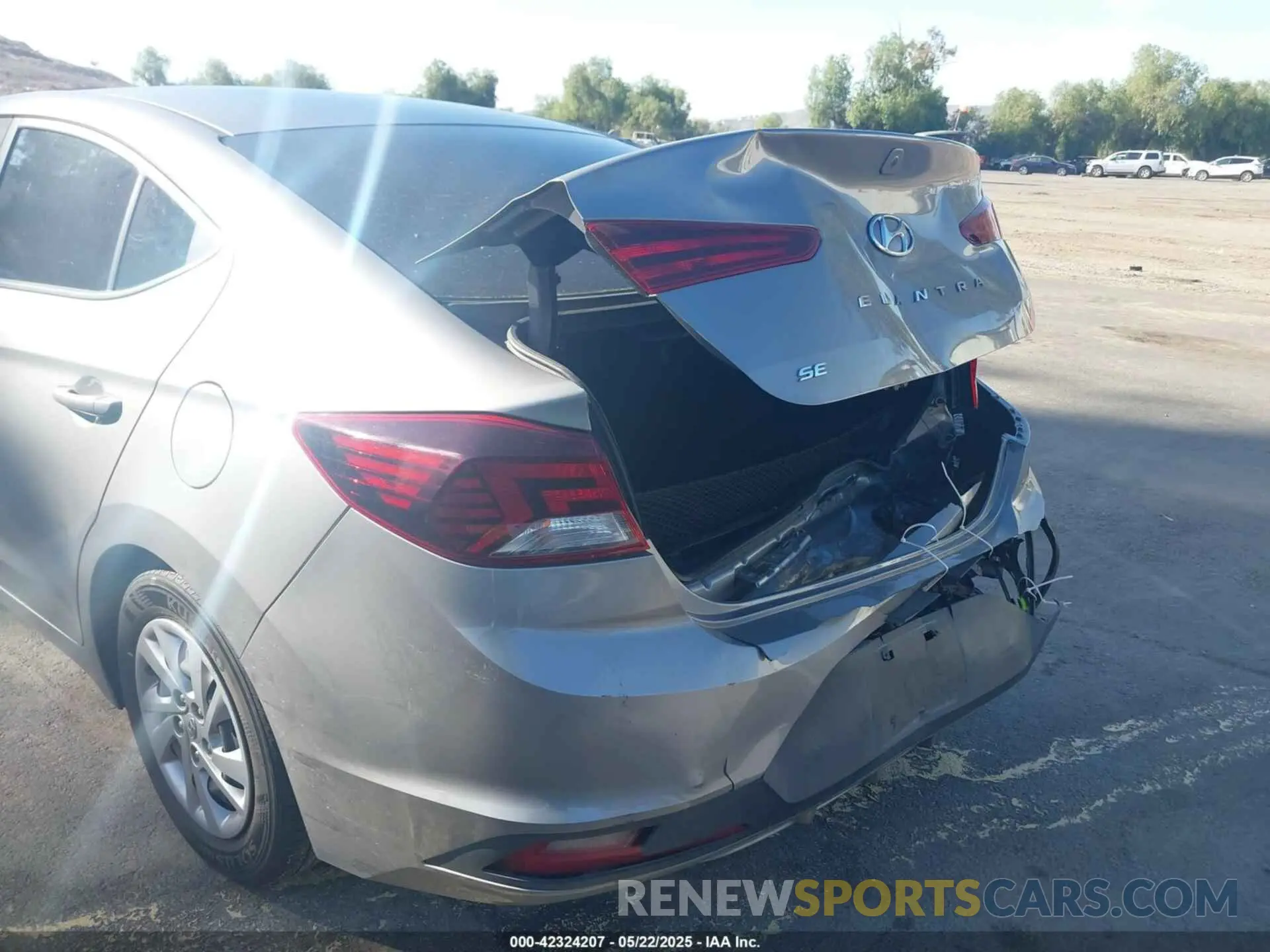 6 Photograph of a damaged car KMHD74LF8LU948224 HYUNDAI ELANTRA 2020