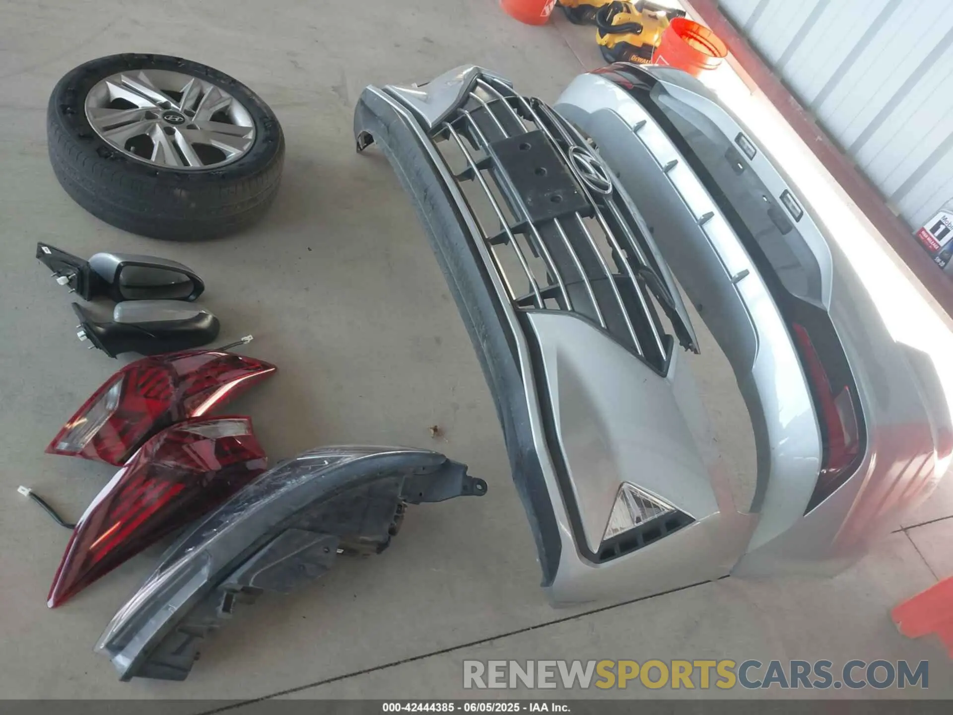 12 Photograph of a damaged car KMHD84LF1LU080709 HYUNDAI ELANTRA 2020