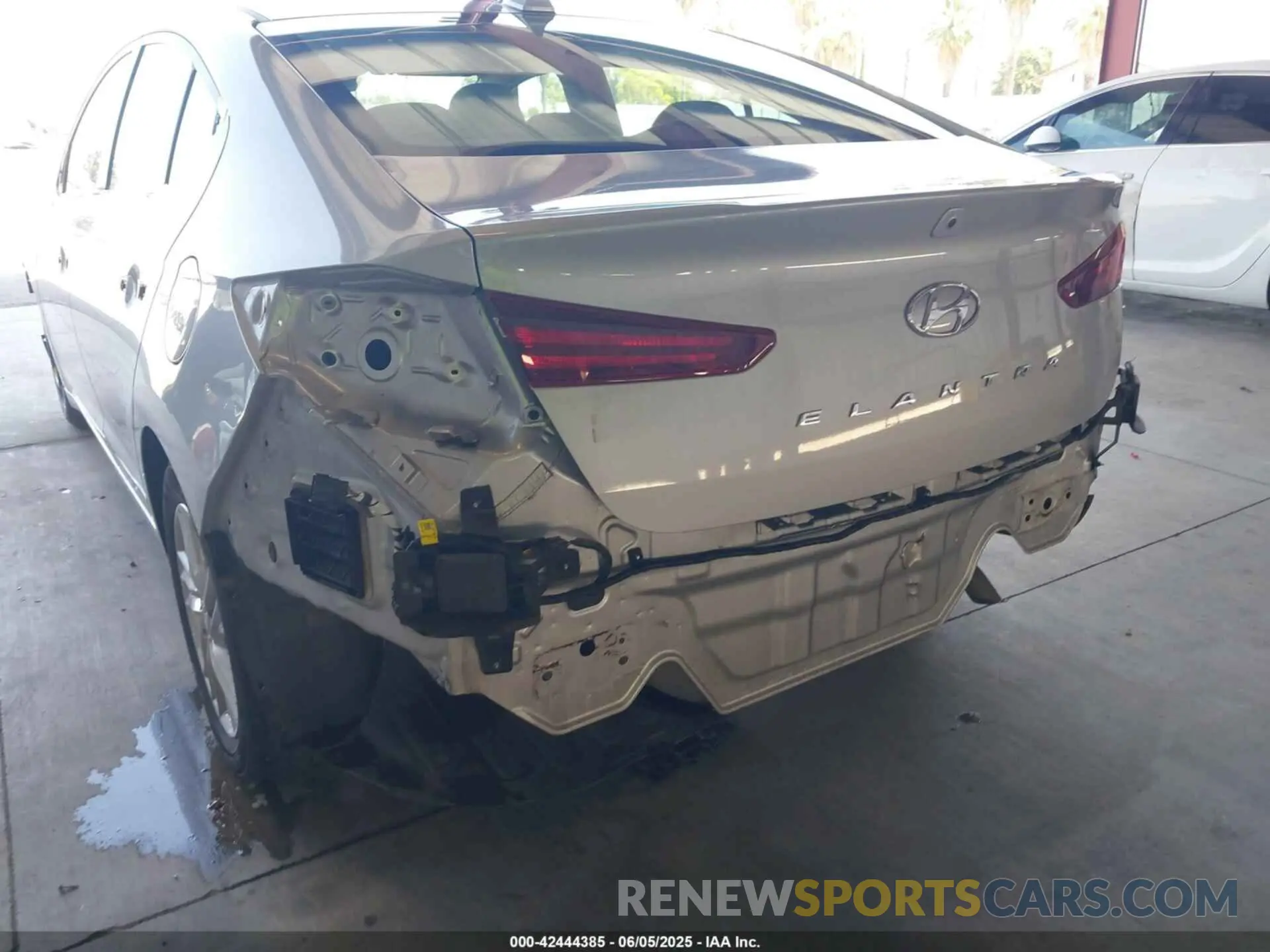 6 Photograph of a damaged car KMHD84LF1LU080709 HYUNDAI ELANTRA 2020