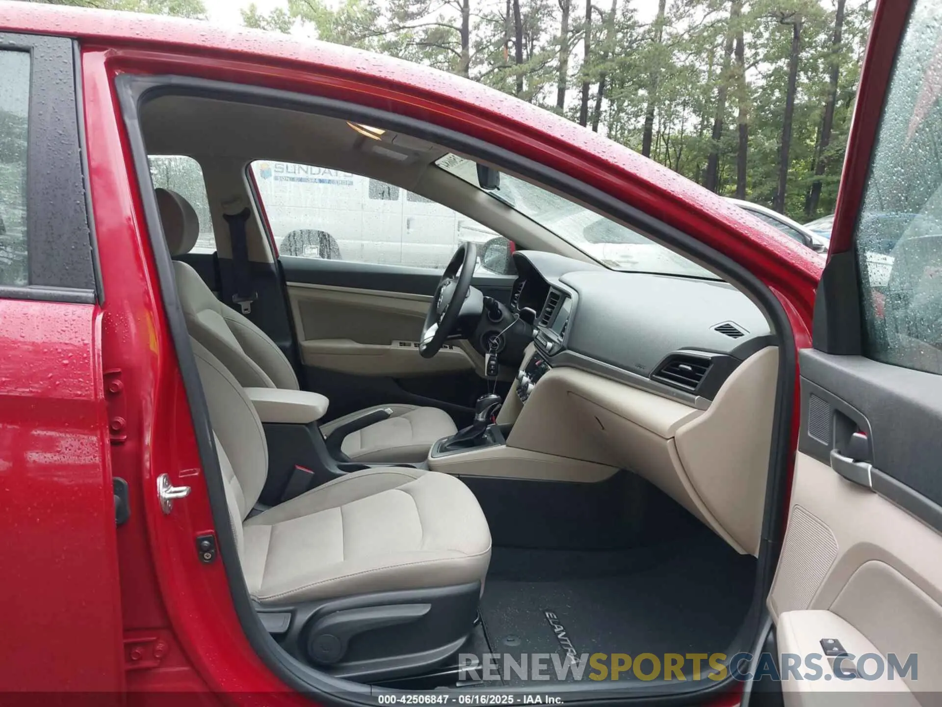 5 Photograph of a damaged car KMHD84LF2LU106993 HYUNDAI ELANTRA 2020