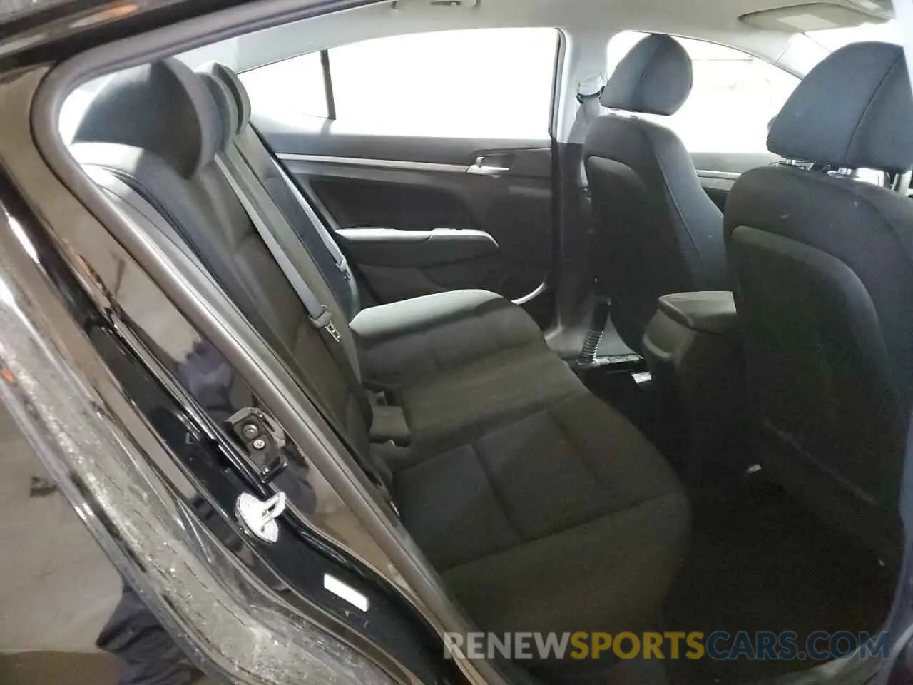 10 Photograph of a damaged car KMHD84LF3LU024819 HYUNDAI ELANTRA 2020
