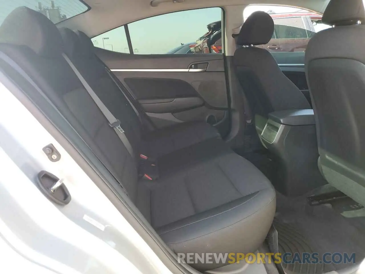 10 Photograph of a damaged car KMHD84LF3LU076502 HYUNDAI ELANTRA 2020