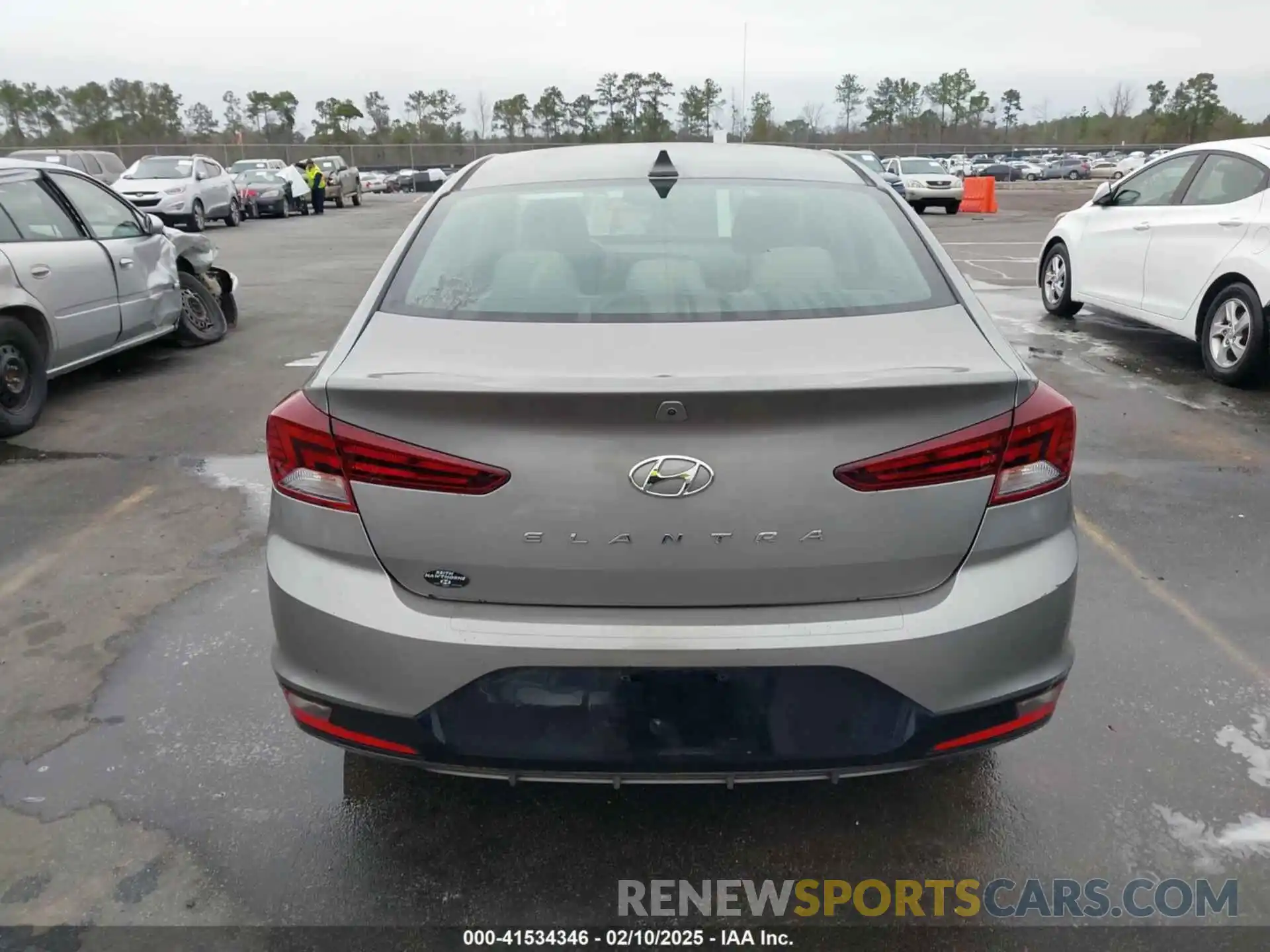 17 Photograph of a damaged car KMHD84LF3LU898426 HYUNDAI ELANTRA 2020