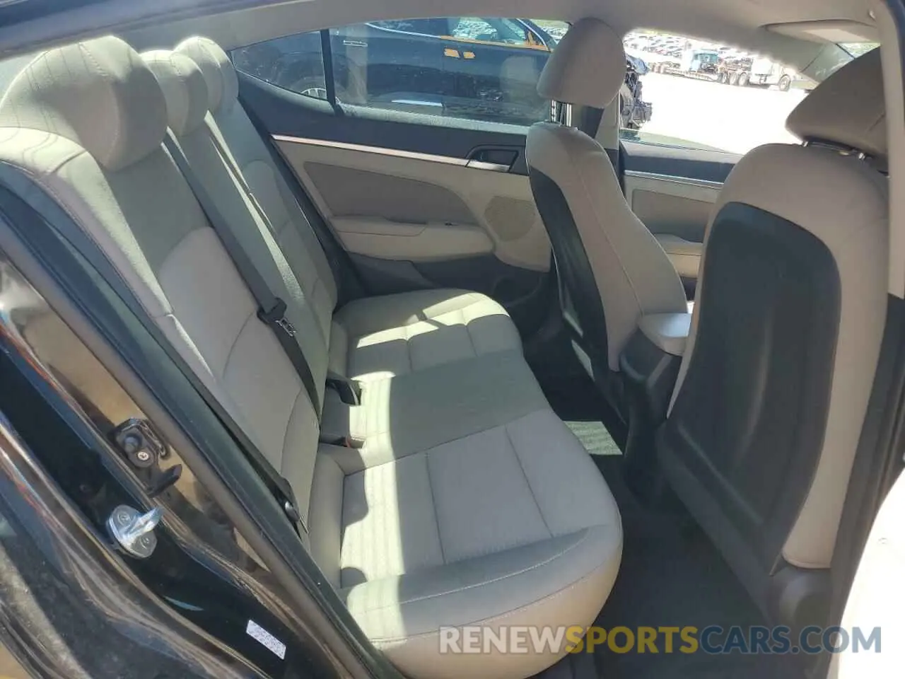 10 Photograph of a damaged car KMHD84LF4LU026157 HYUNDAI ELANTRA 2020