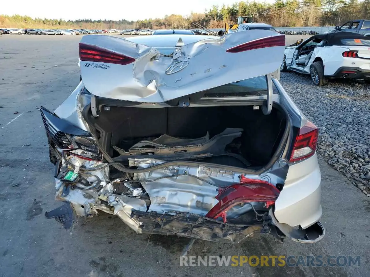 6 Photograph of a damaged car KMHD84LF4LU926654 HYUNDAI ELANTRA 2020