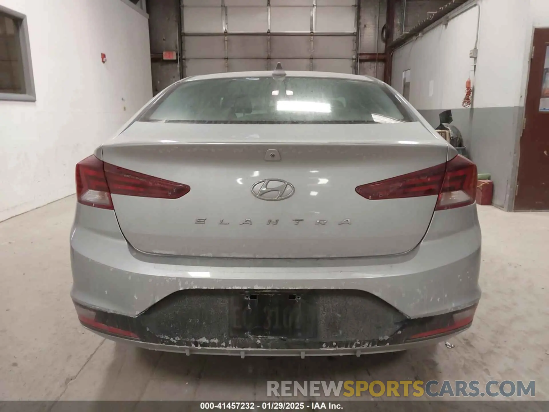 17 Photograph of a damaged car KMHD84LF4LU989138 HYUNDAI ELANTRA 2020