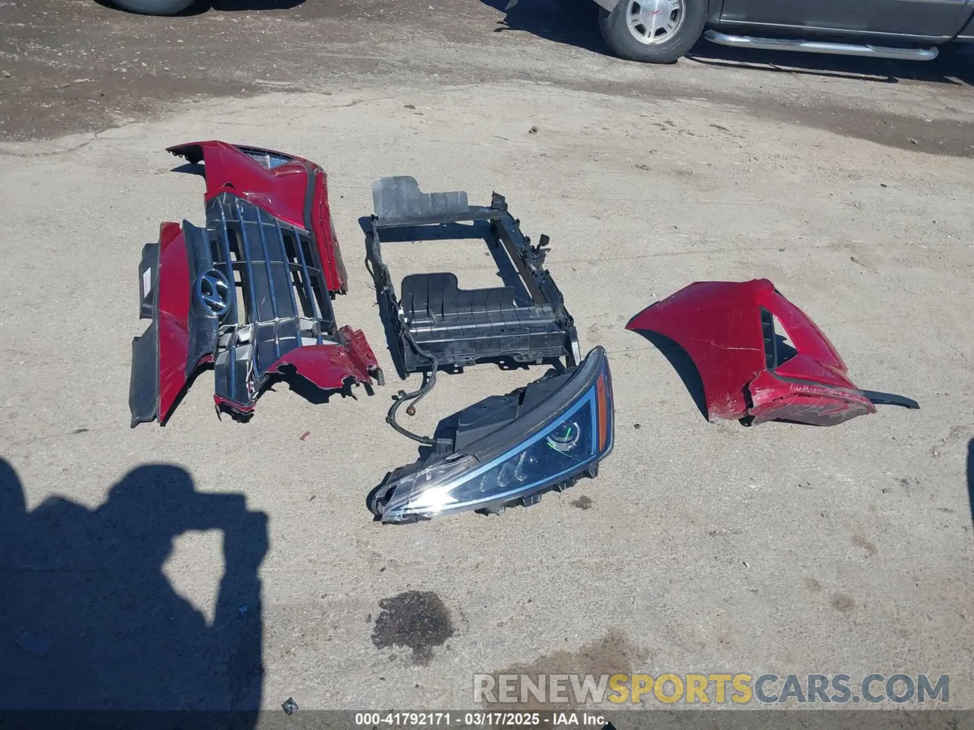 12 Photograph of a damaged car KMHD84LF6LU029187 HYUNDAI ELANTRA 2020
