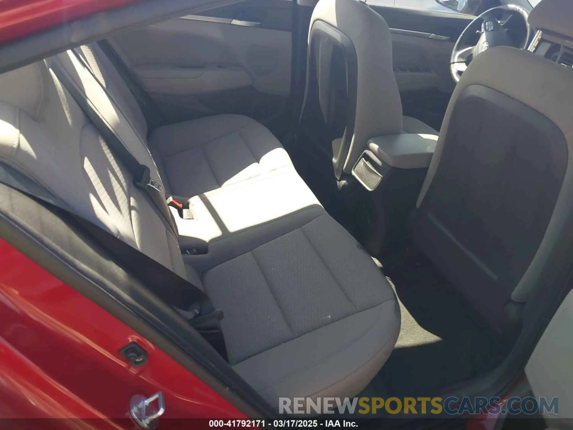 8 Photograph of a damaged car KMHD84LF6LU029187 HYUNDAI ELANTRA 2020