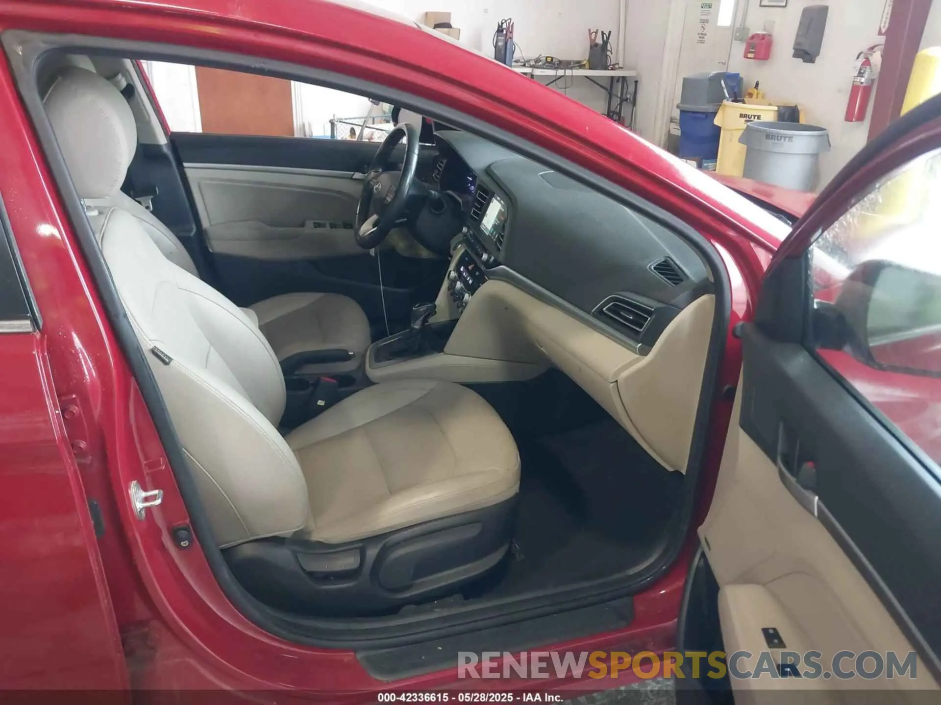 5 Photograph of a damaged car KMHD84LF6LU897402 HYUNDAI ELANTRA 2020