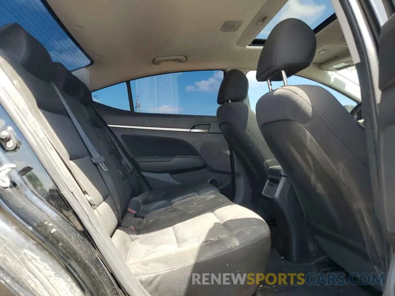 10 Photograph of a damaged car KMHD84LF6LU956044 HYUNDAI ELANTRA 2020