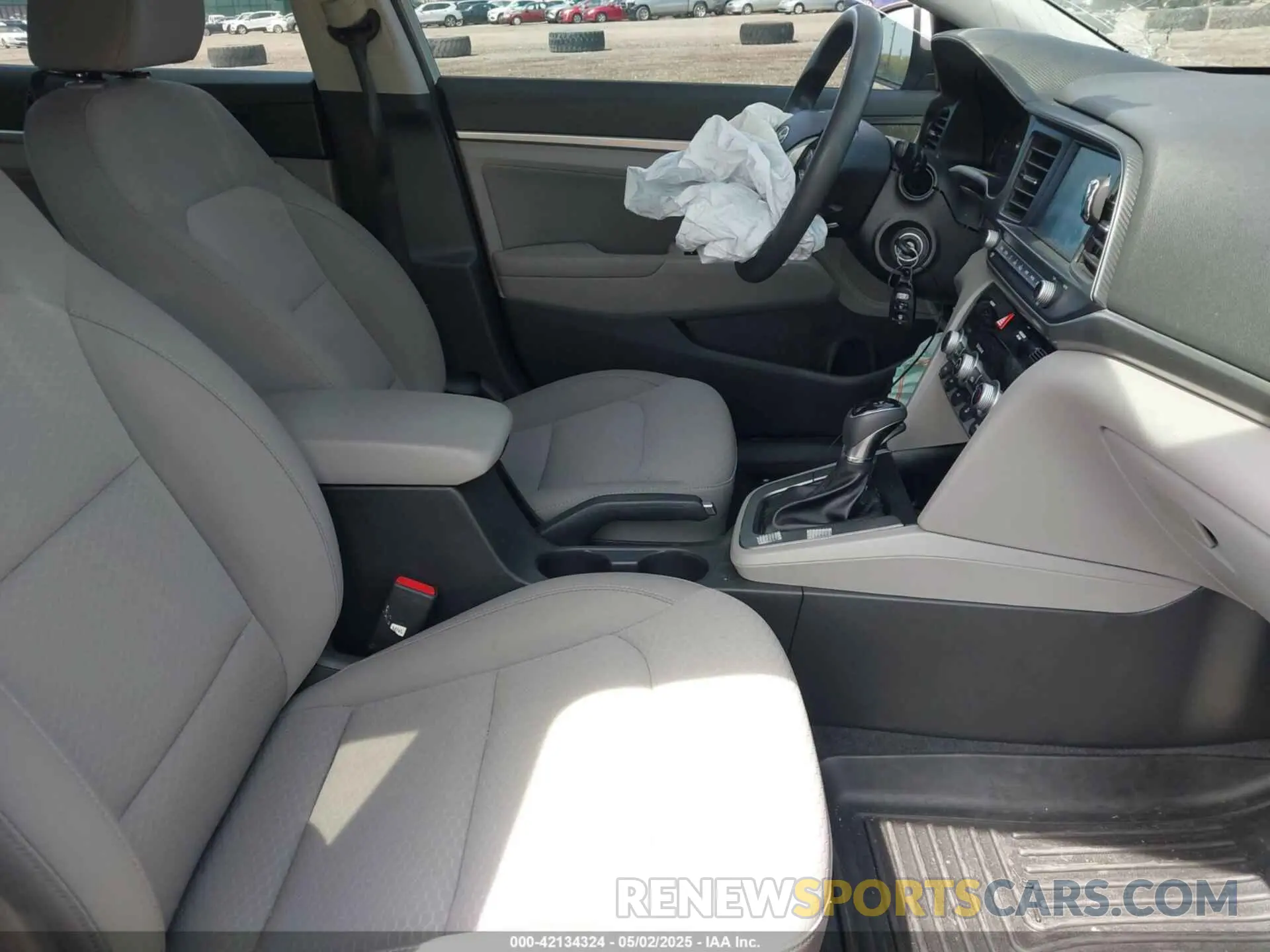 5 Photograph of a damaged car KMHD84LF6LU960921 HYUNDAI ELANTRA 2020