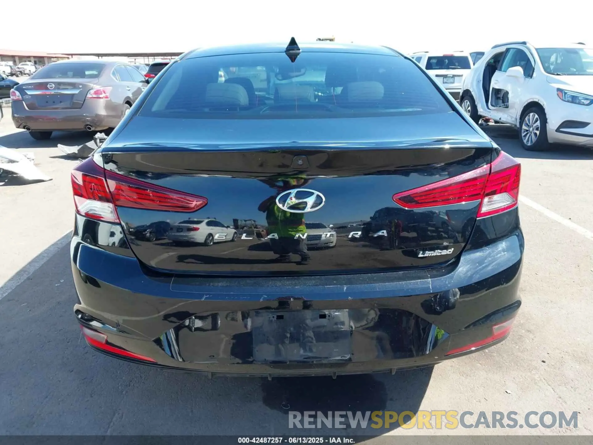 17 Photograph of a damaged car KMHD84LF6LU991215 HYUNDAI ELANTRA 2020