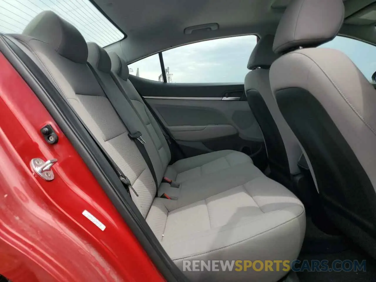 10 Photograph of a damaged car KMHD84LF7LU075109 HYUNDAI ELANTRA 2020