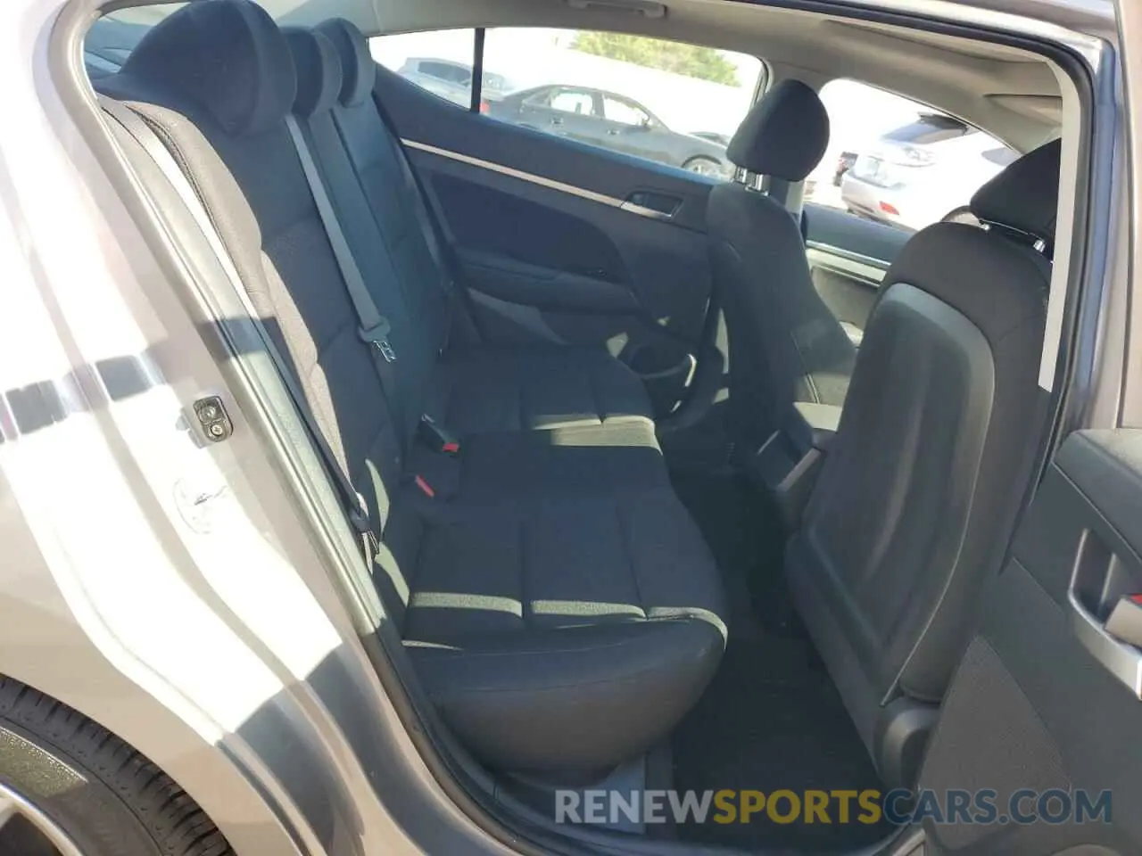 10 Photograph of a damaged car KMHD84LF7LU077488 HYUNDAI ELANTRA 2020